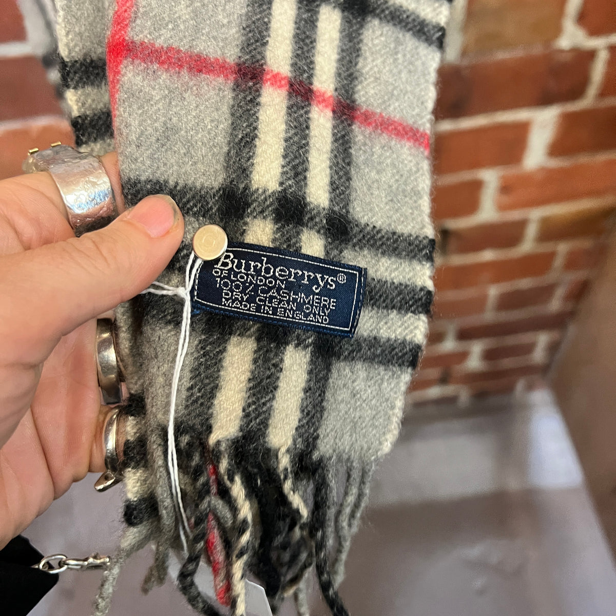 Scarf Made In Scotland Burberry London 100 Cashmere Scarf BURBERRY