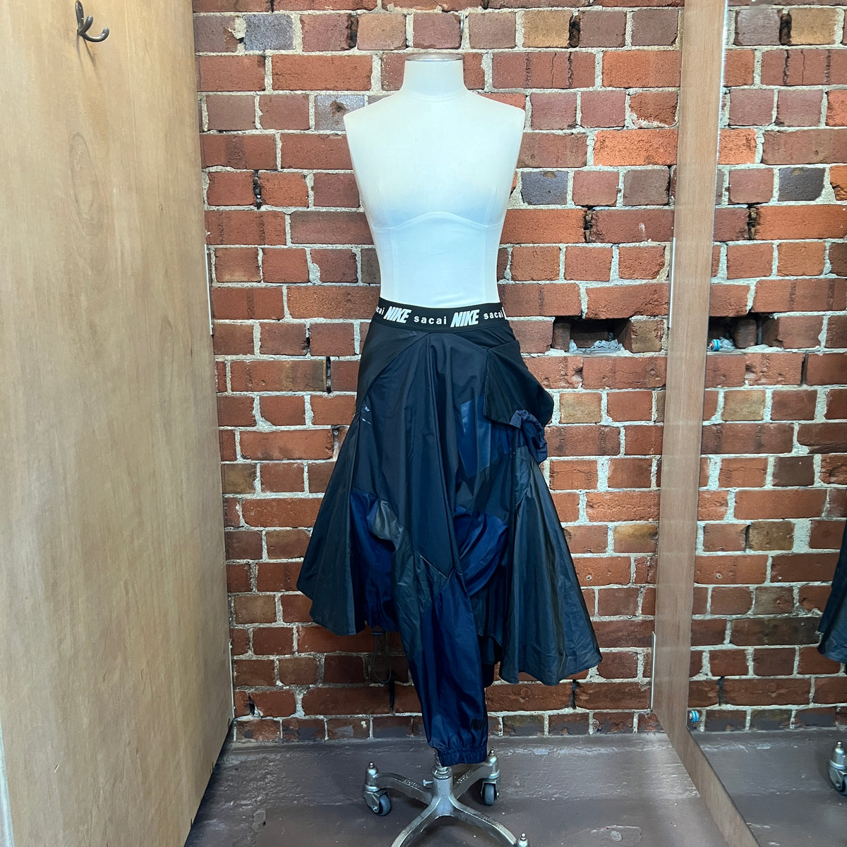SACAI X NIKE windbreaker skirt – Wellington Hunters and Collectors