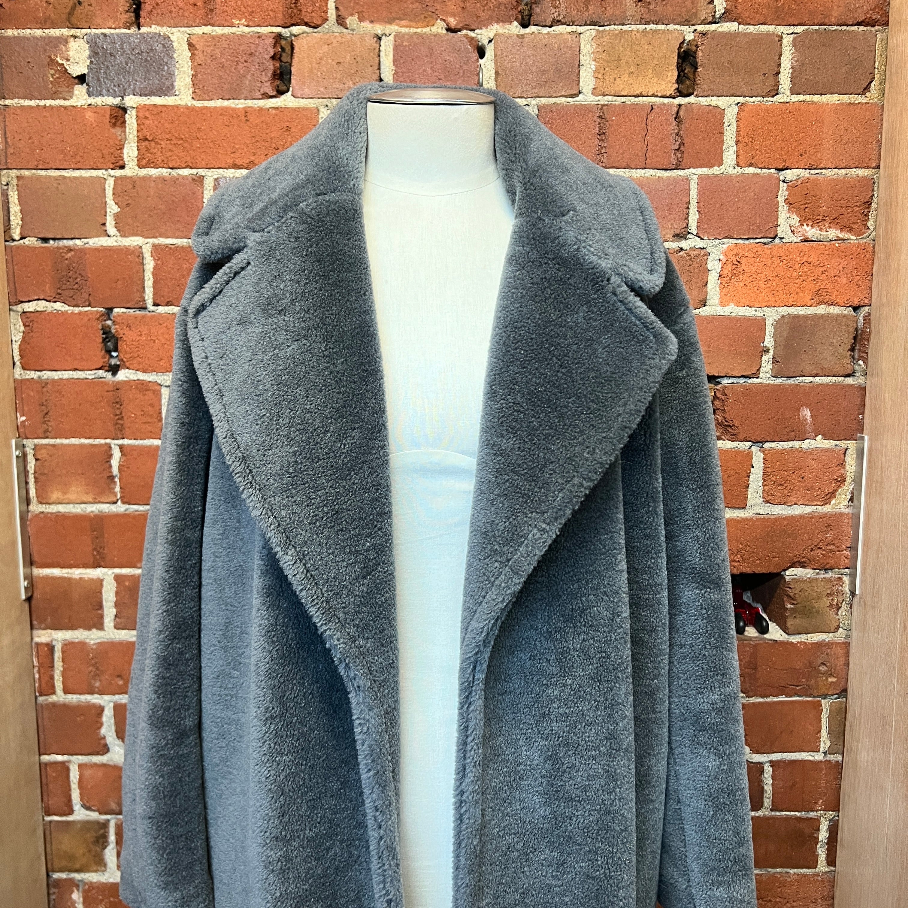 COUNTRY ROAD pure wool coat
