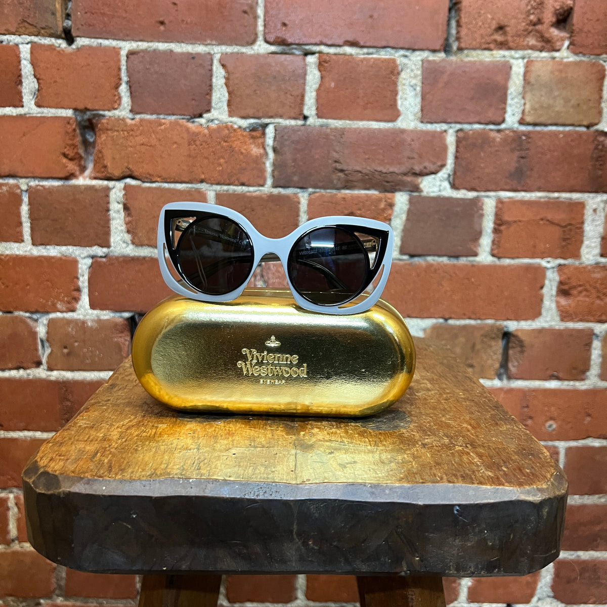 VIVIENNE WESTWOOD Sunglasses – Wellington Hunters and Collectors