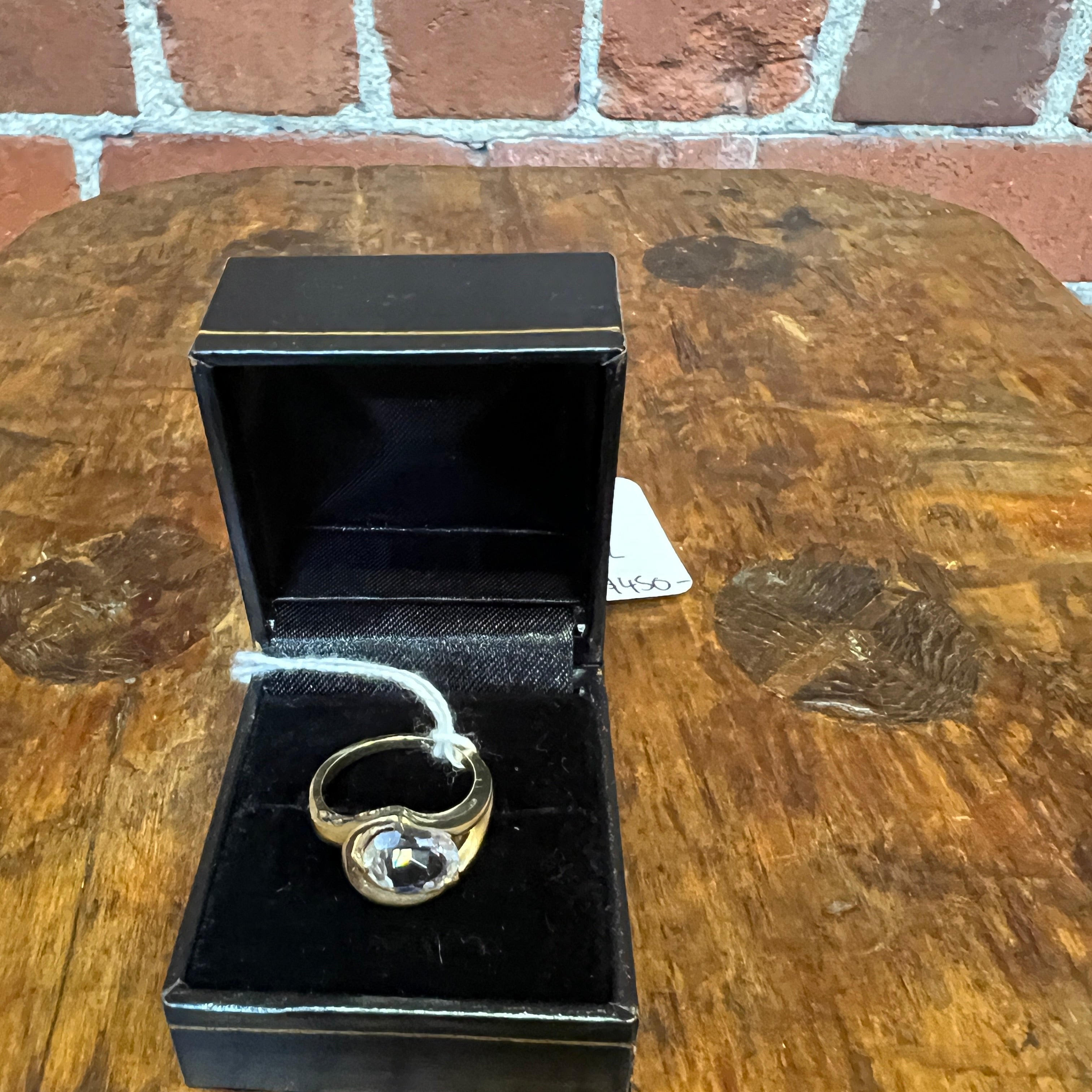 1960's 10K gold and clear topaz ring