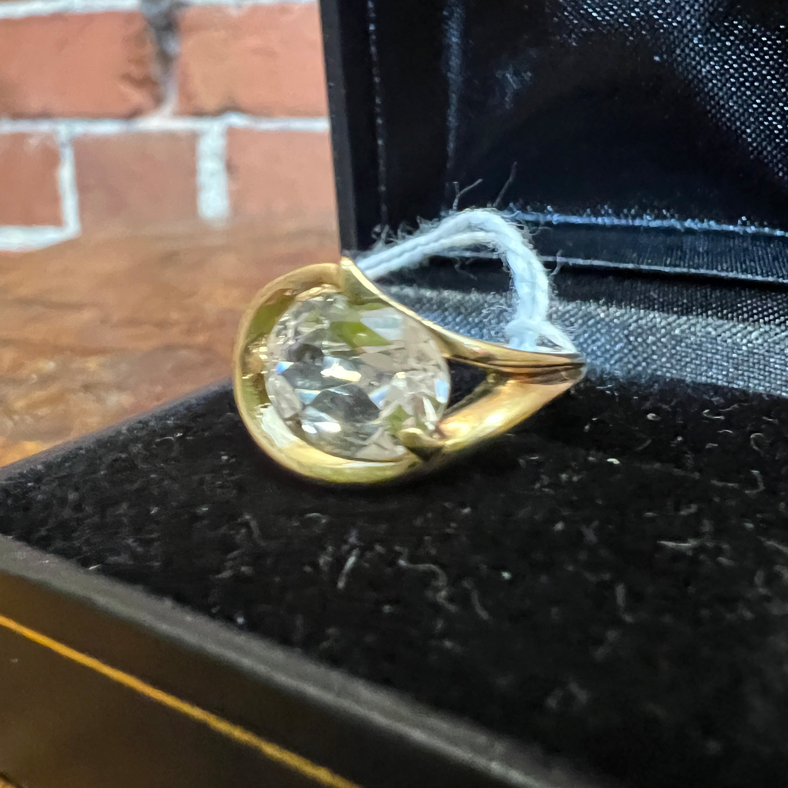 1960's 10K gold and clear topaz ring