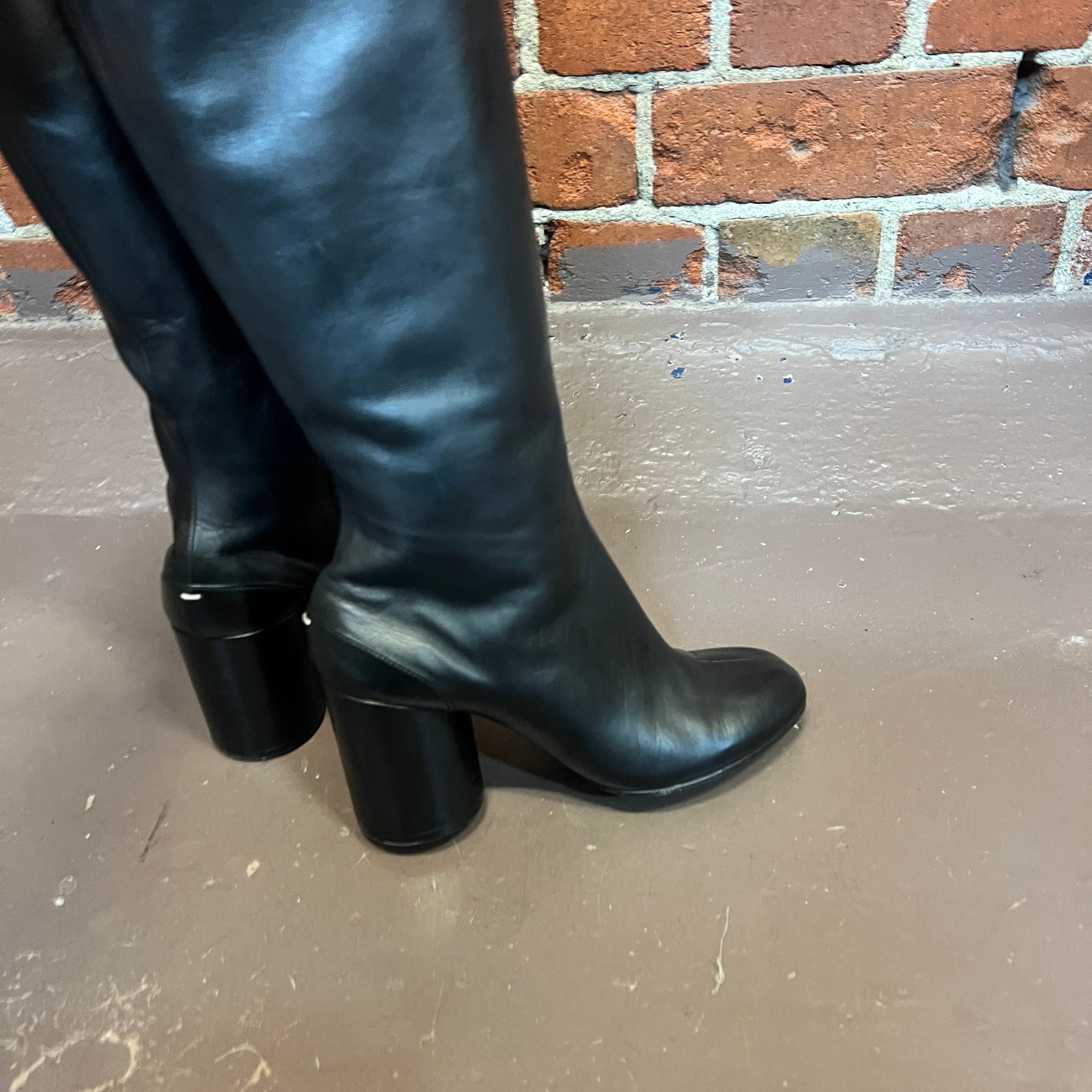 MARTIN MARGEILA Over the knee leather boots