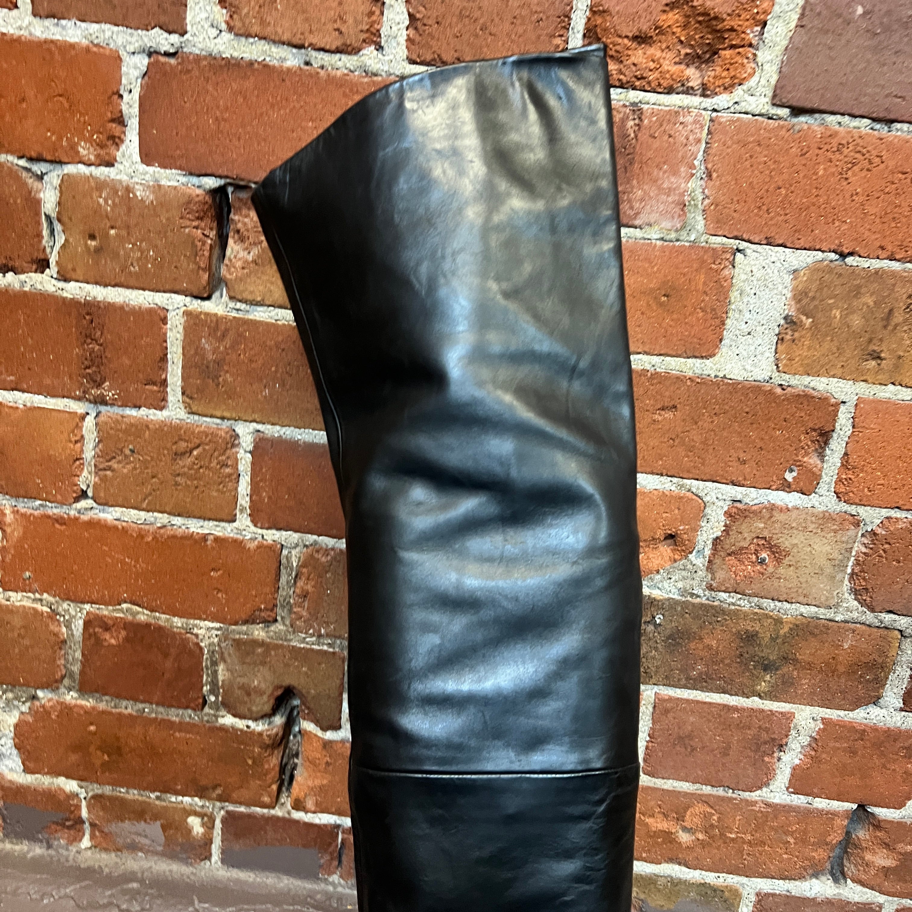 MARTIN MARGEILA Over the knee leather boots