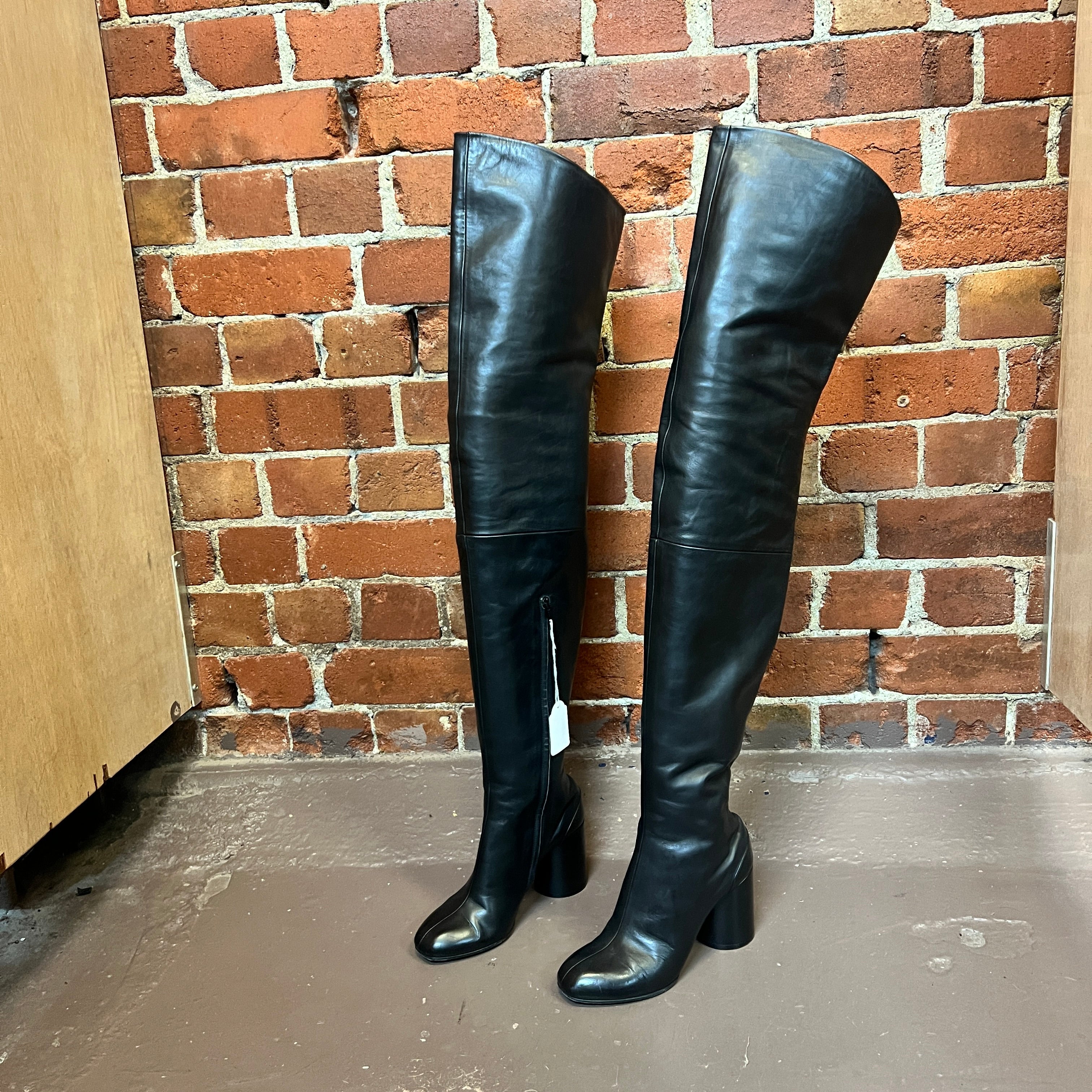 MARTIN MARGEILA Over the knee leather boots