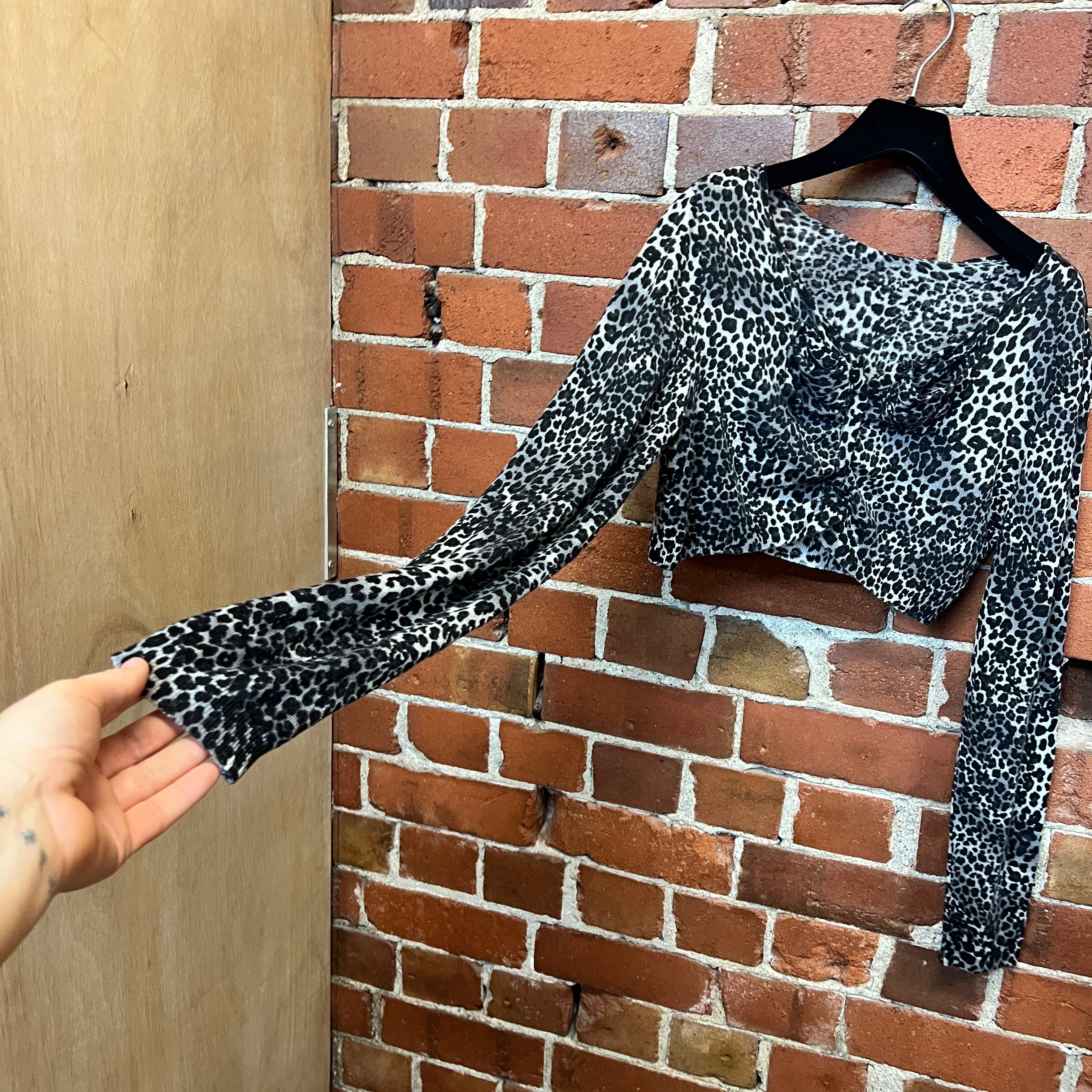 MOSCHINO crop leopard top