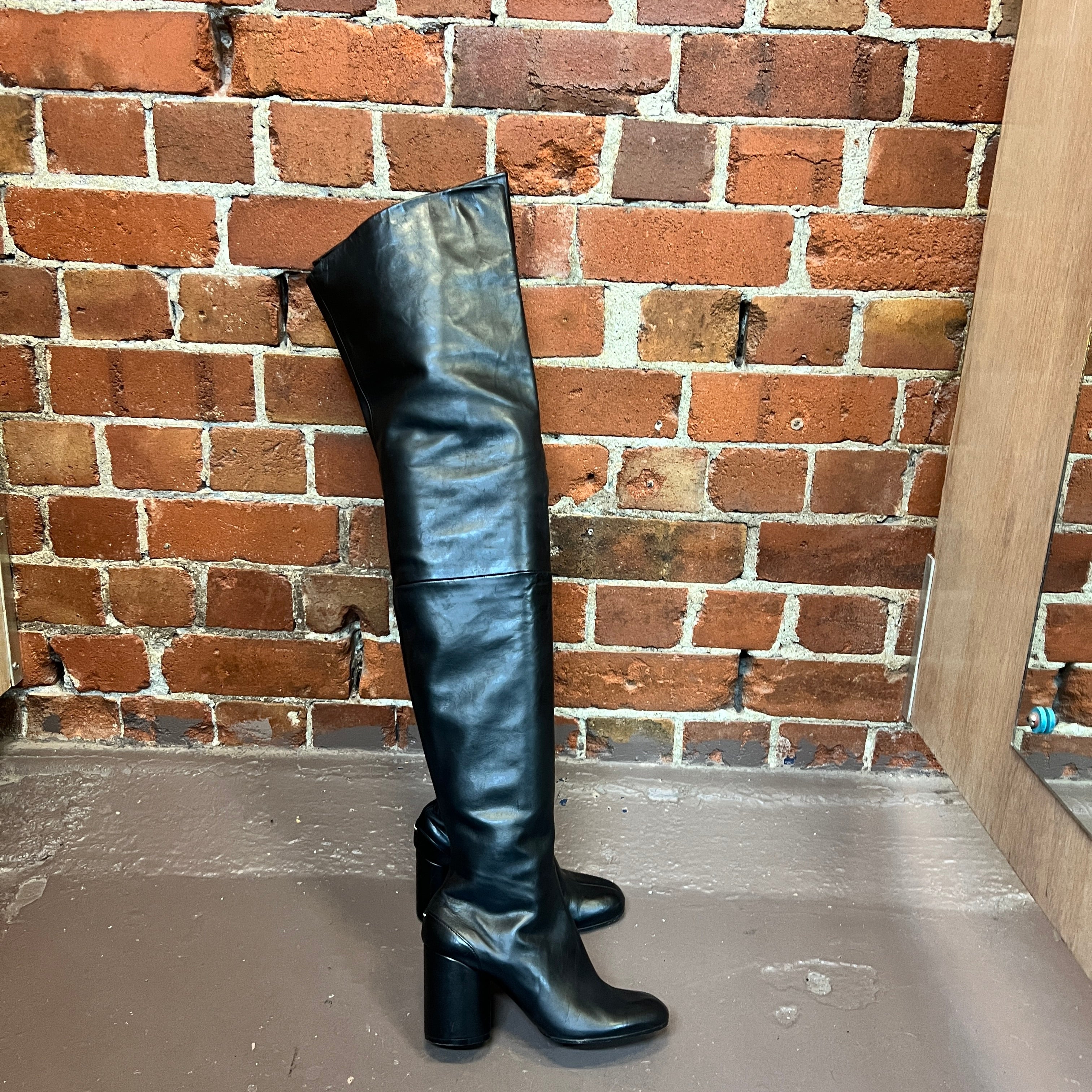 MARTIN MARGEILA Over the knee leather boots