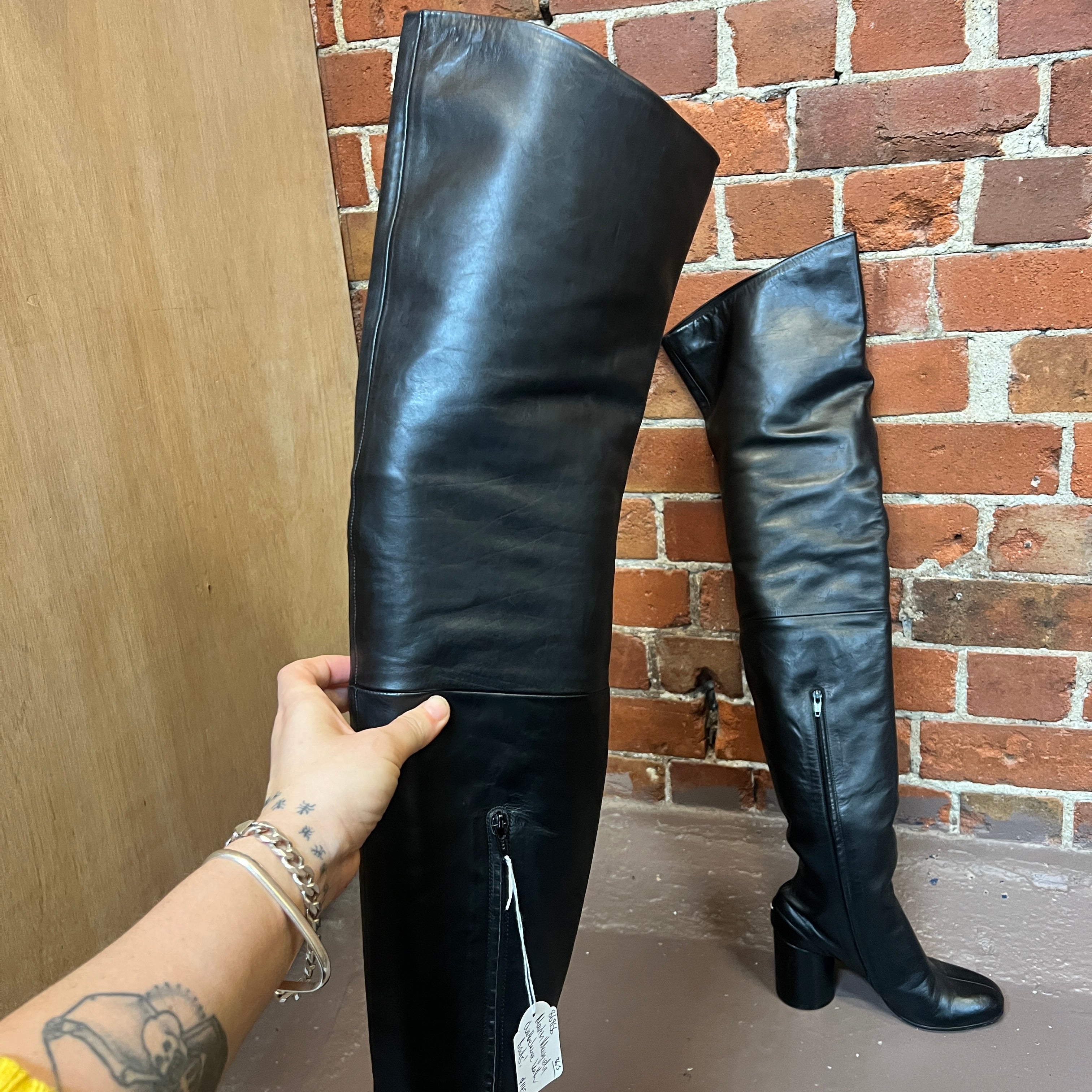 MARTIN MARGEILA Over the knee leather boots