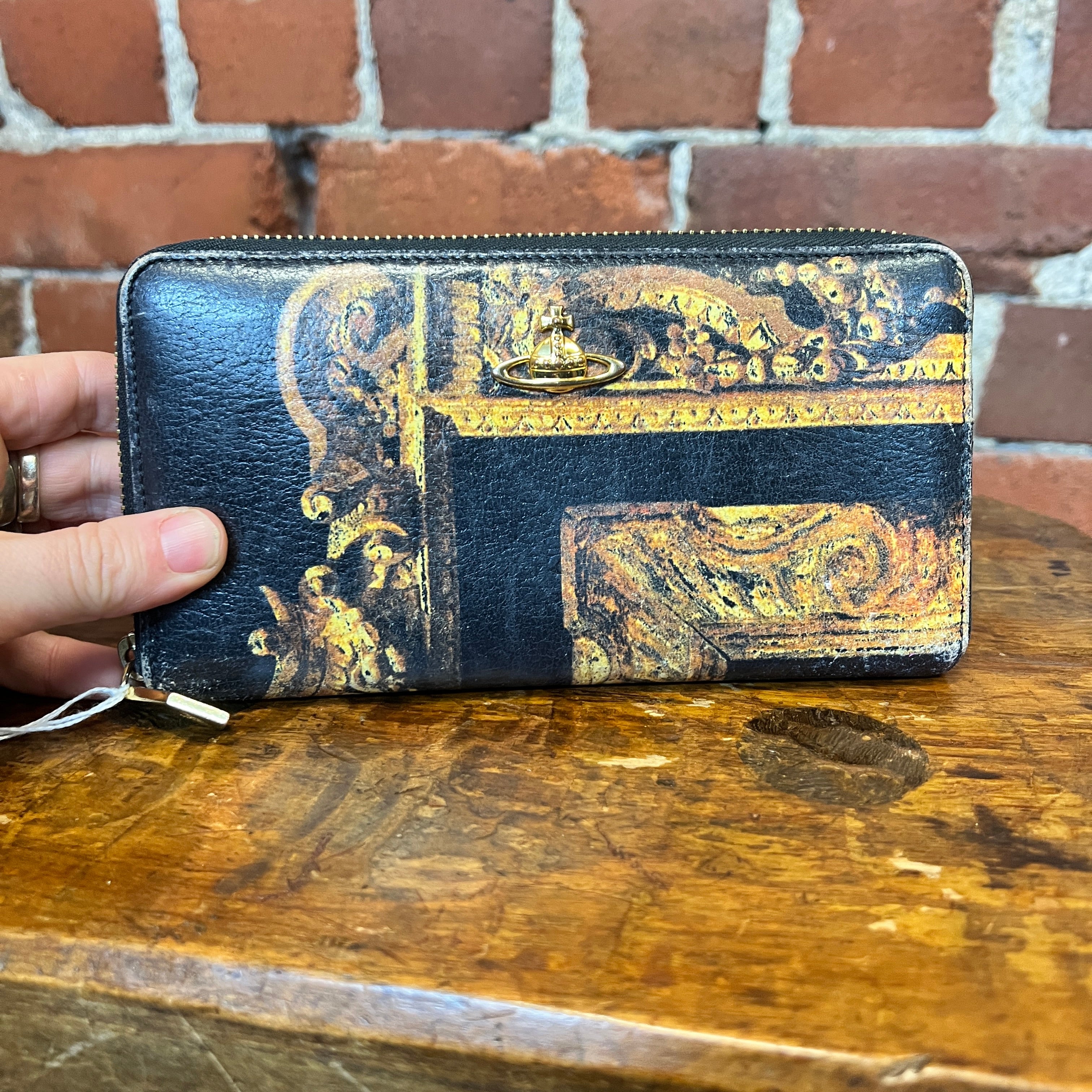 VIVIENNE WESTWOOD gilt frame wallet