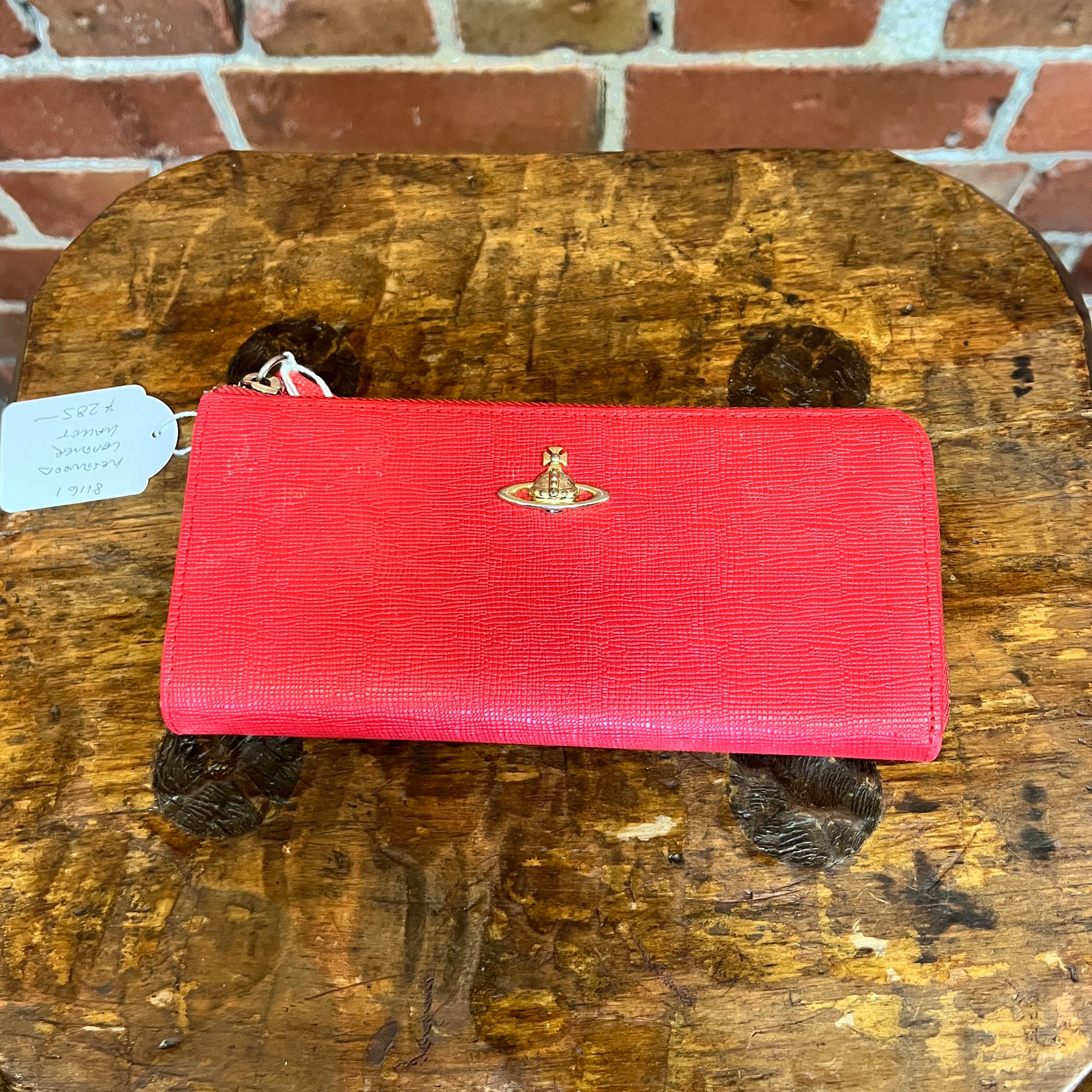 VIVIENNE WESTWOOD zippy wallet