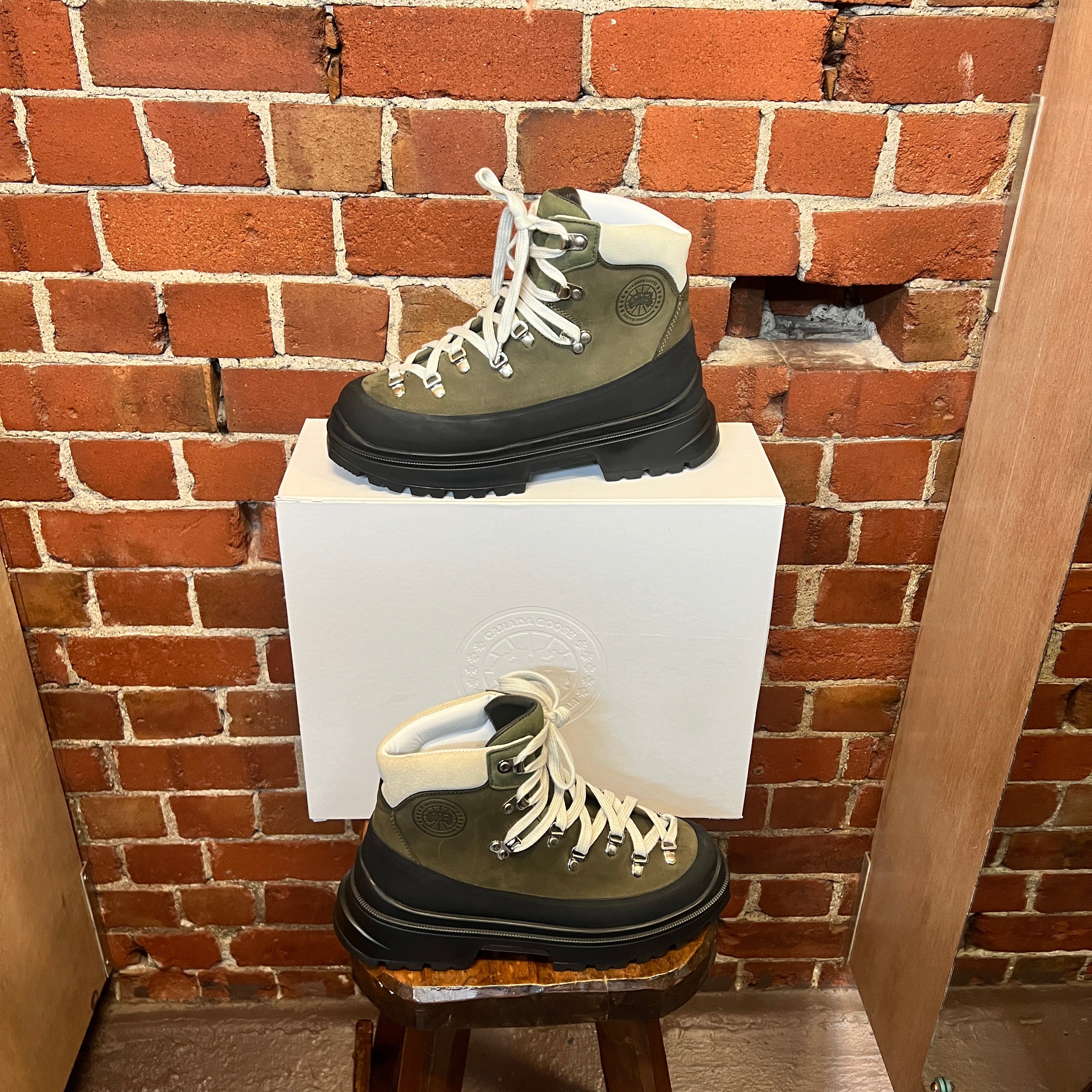 CANADA GOOSE snow boots 41