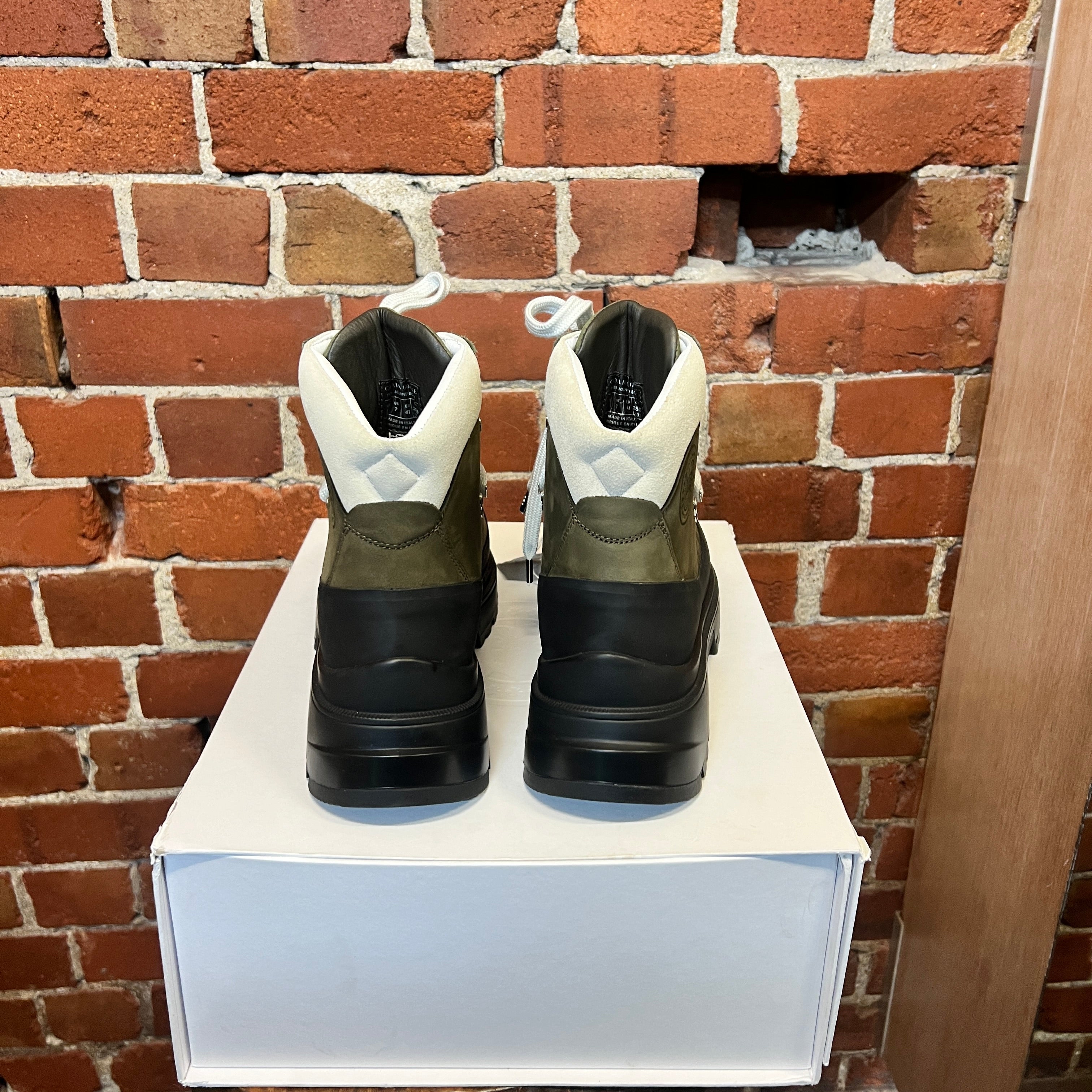 CANADA GOOSE snow boots 41