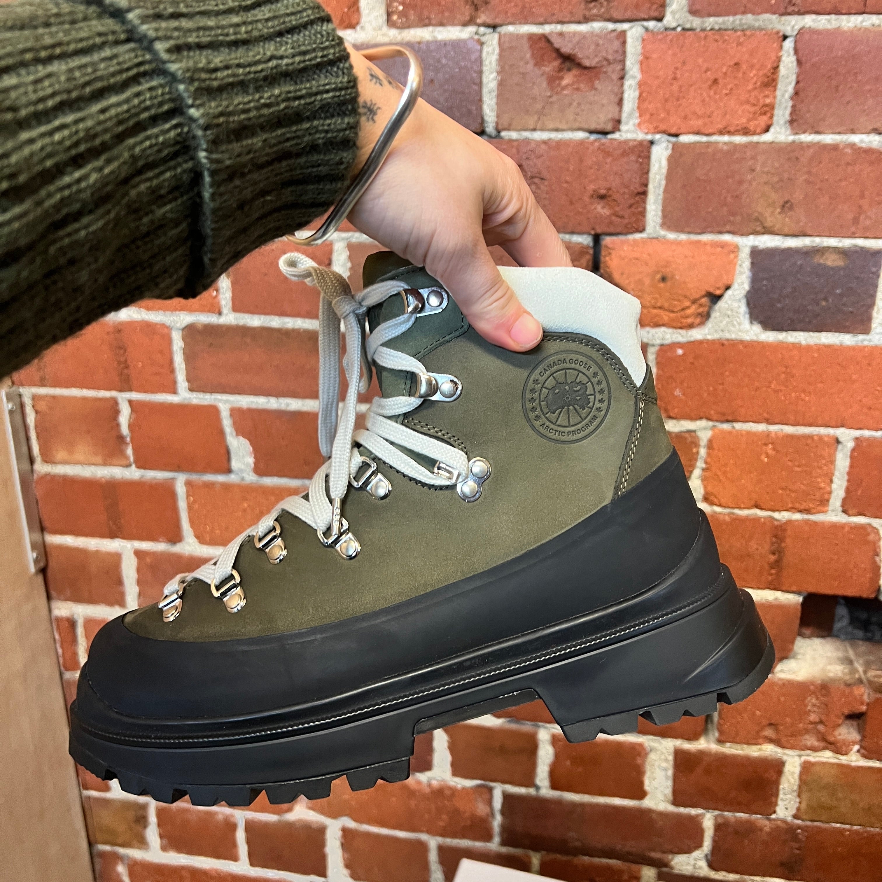 CANADA GOOSE snow boots 41