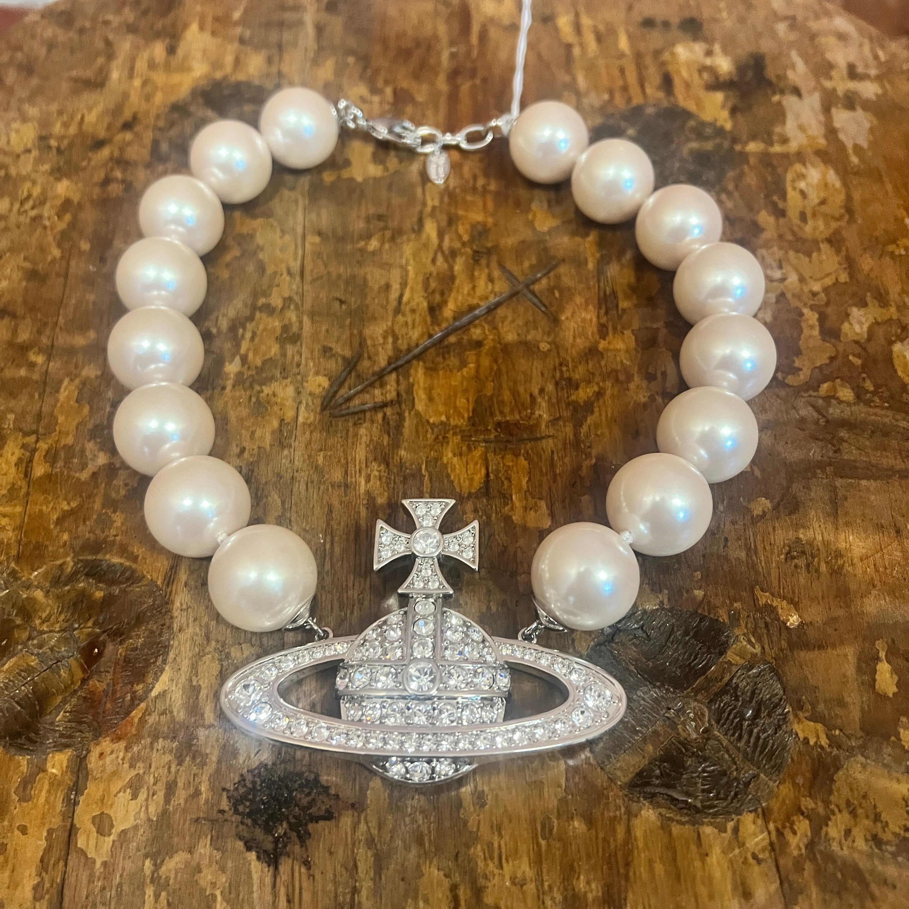 VIVIENNE WESTWOOD HUGE pearl choker