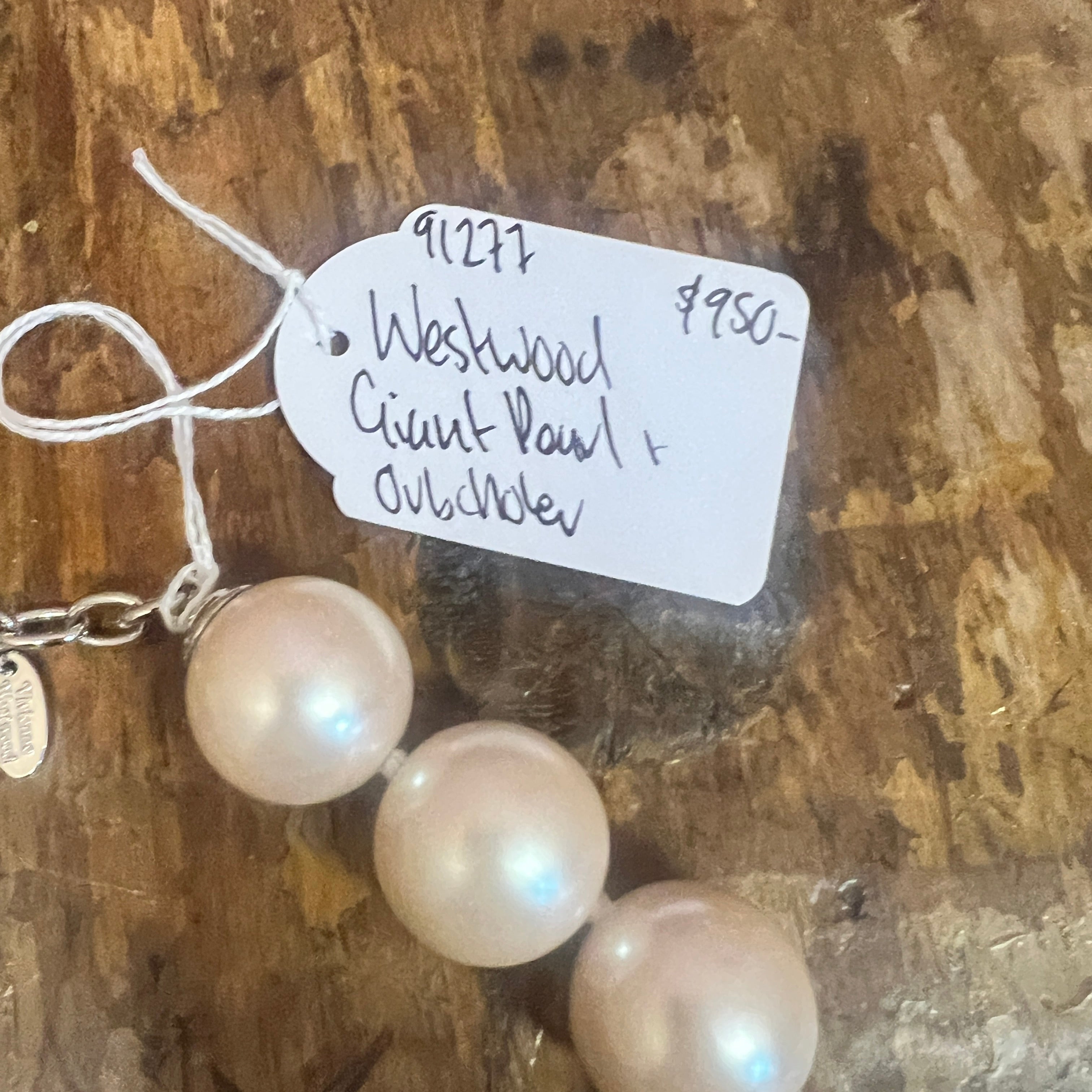 VIVIENNE WESTWOOD HUGE pearl choker