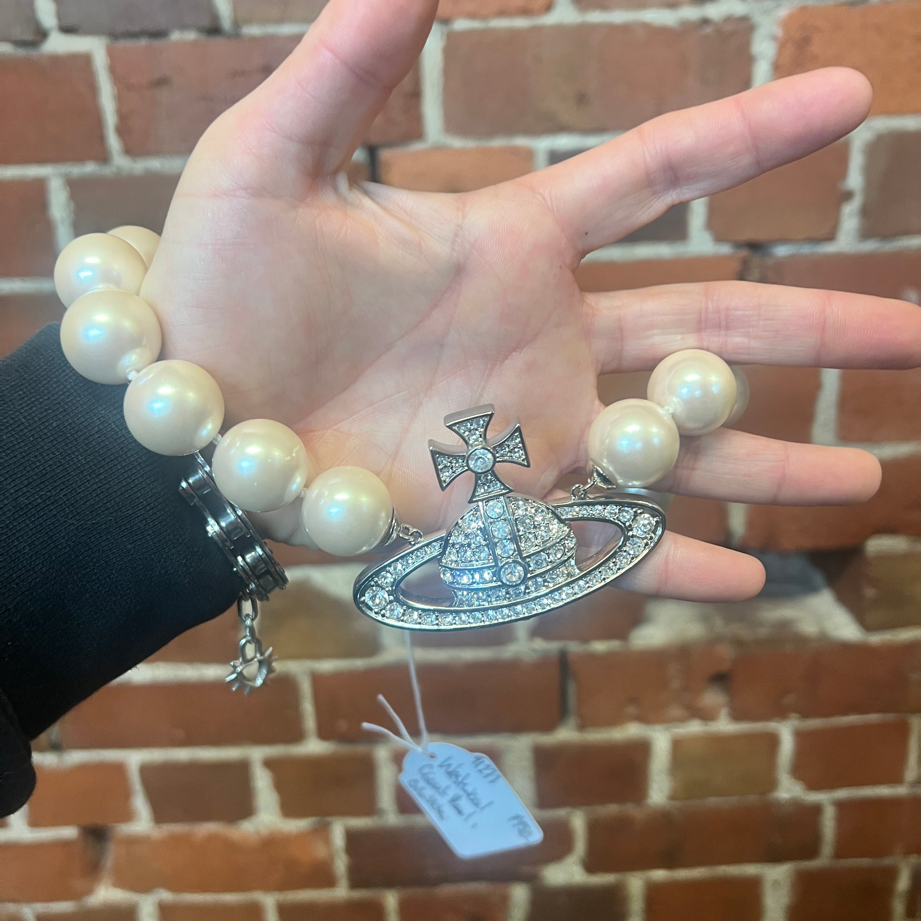 VIVIENNE WESTWOOD HUGE pearl choker