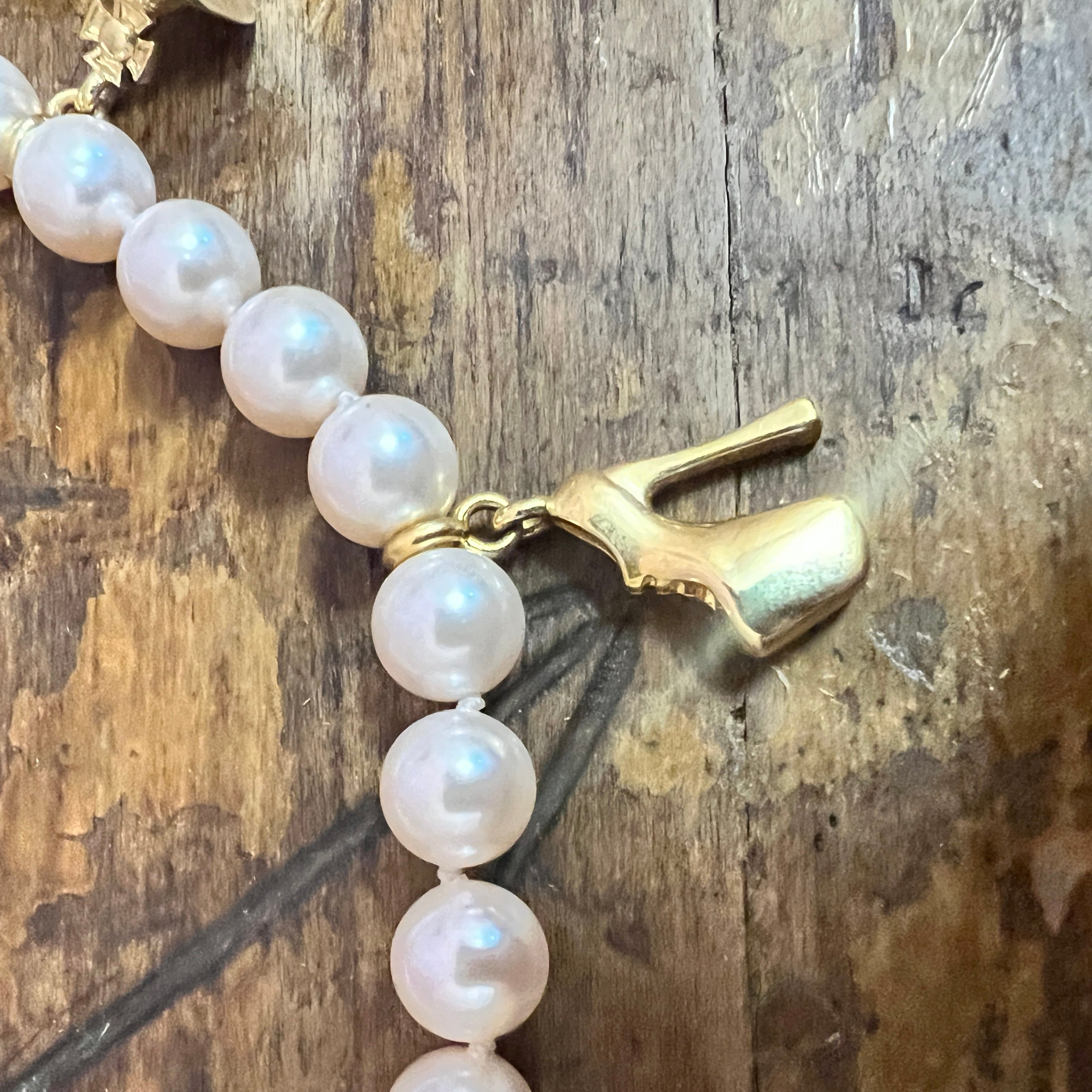 VIVIENNE WESTWOOD charm pearl necklace