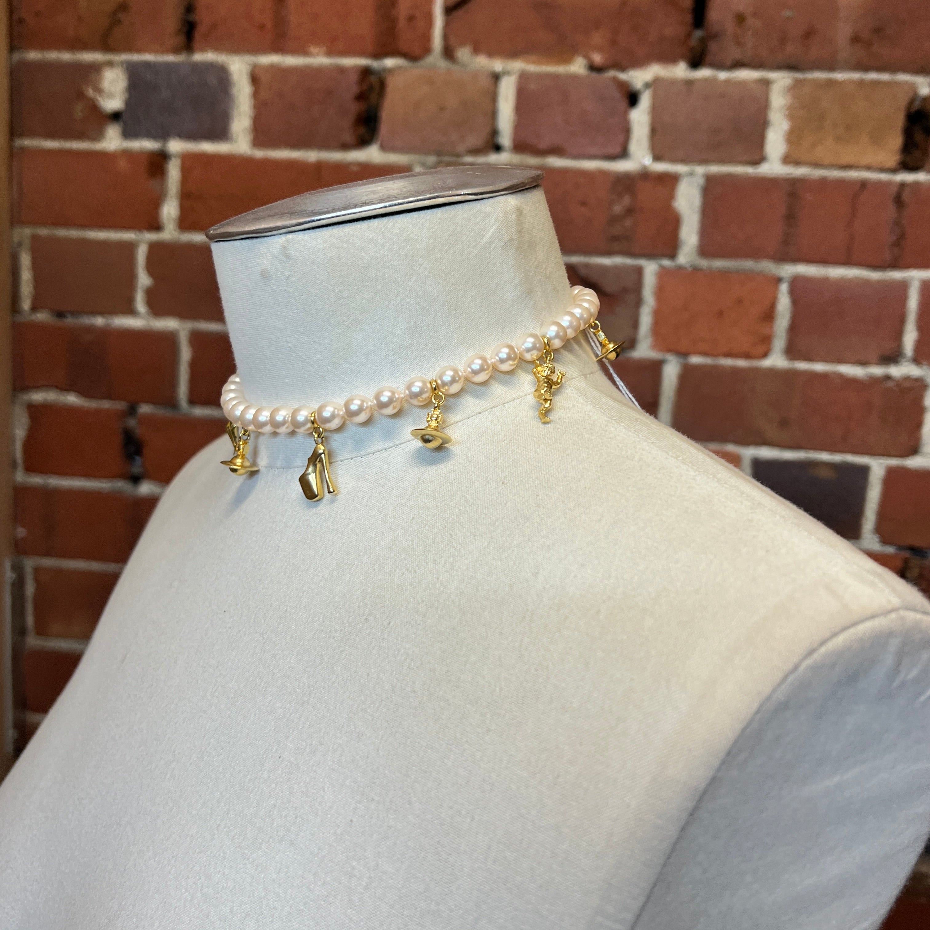 VIVIENNE WESTWOOD charm pearl necklace