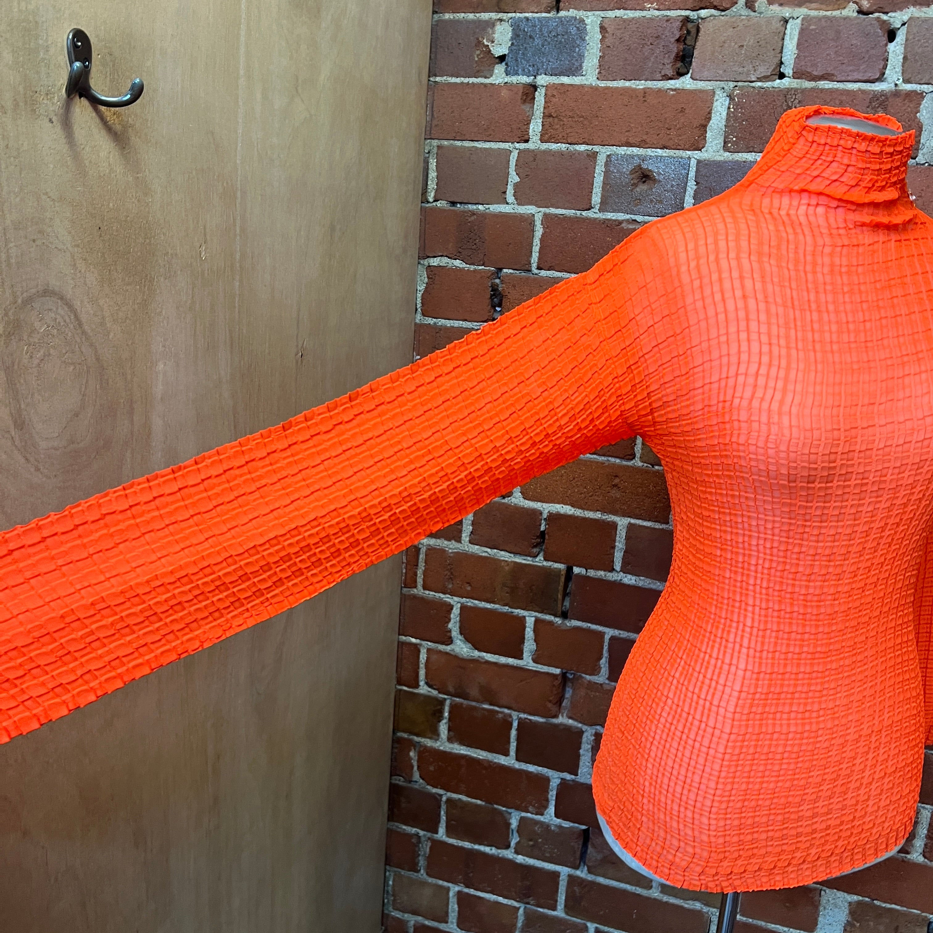 ISSEY MIYAKE pleated top