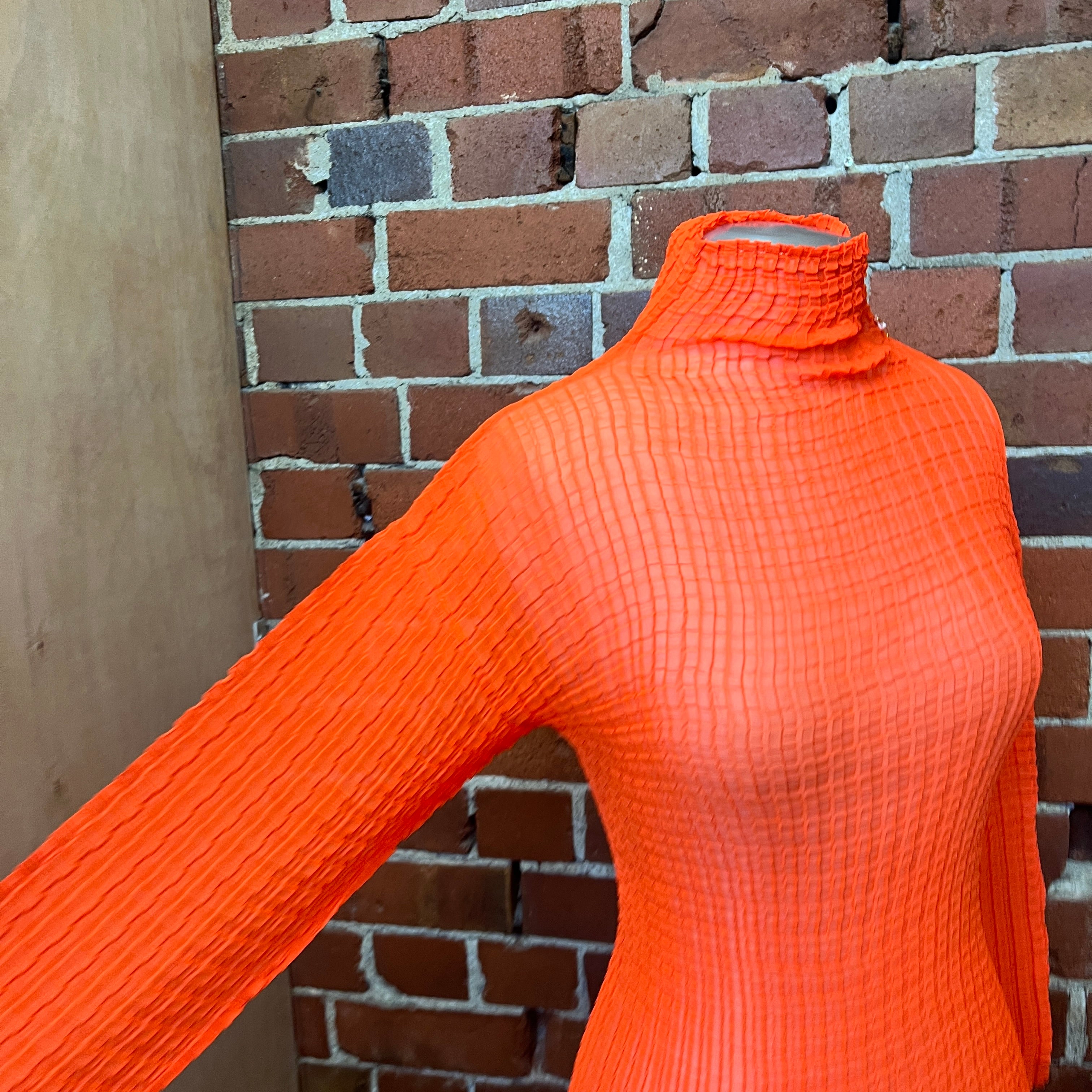 ISSEY MIYAKE pleated top