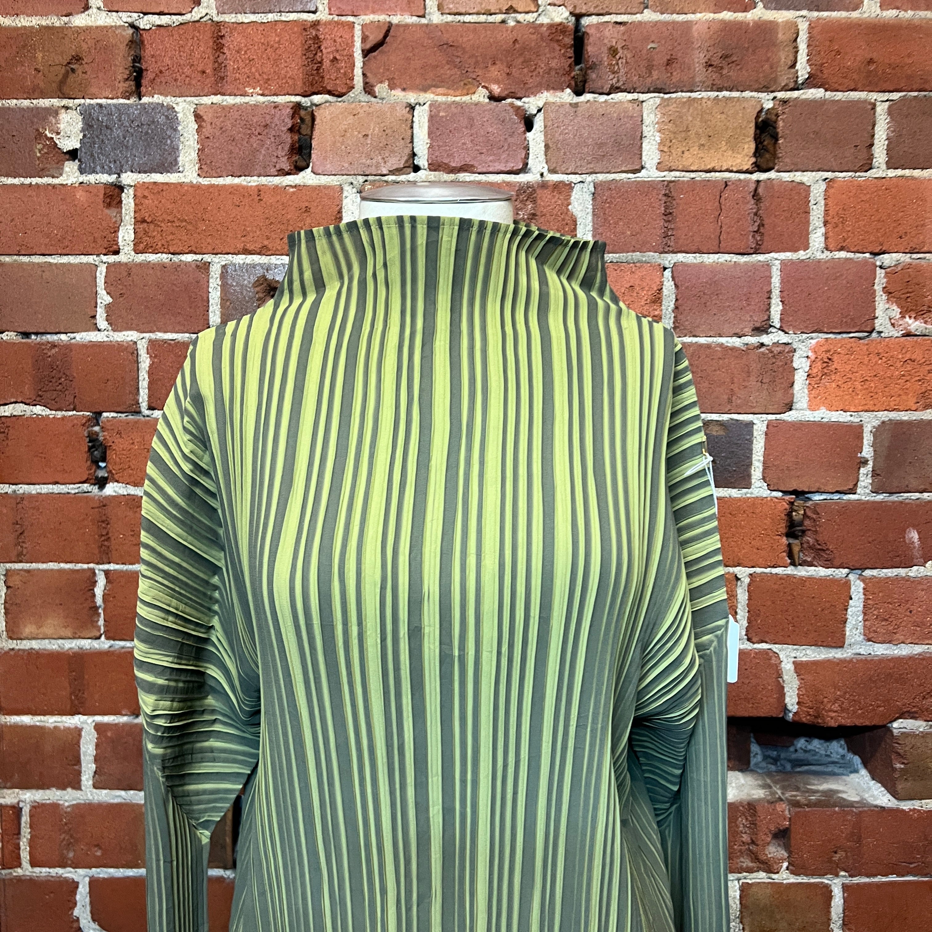 JAPANESE pleated skivvy