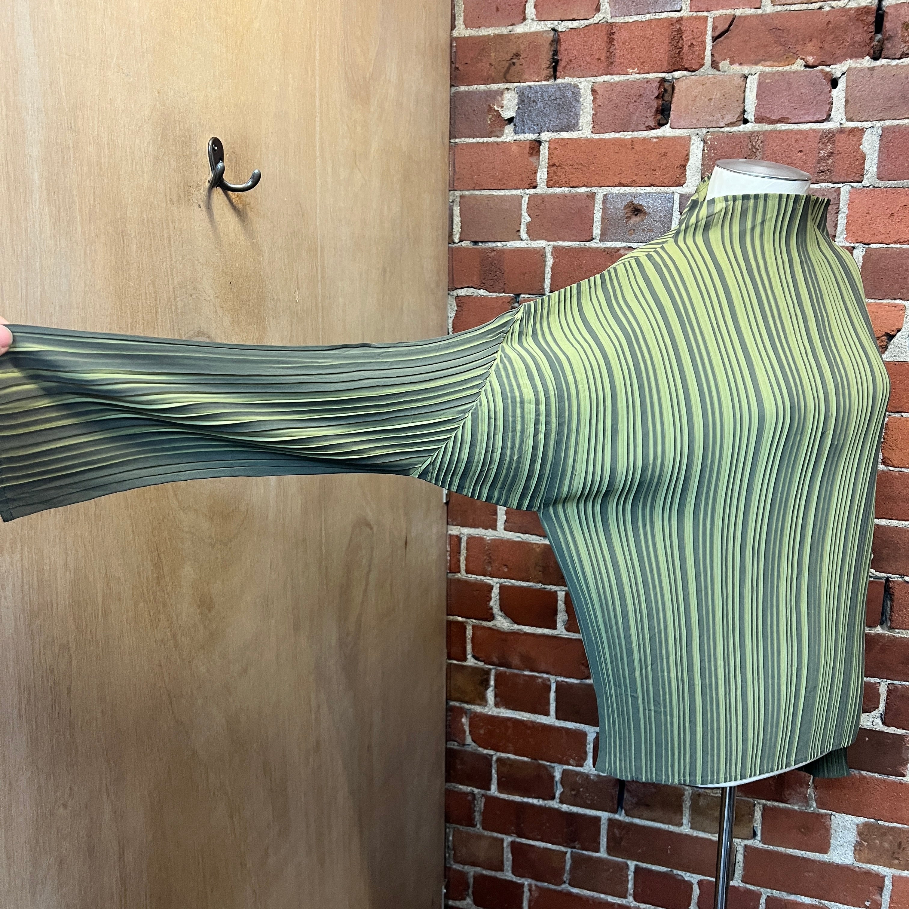 JAPANESE pleated skivvy