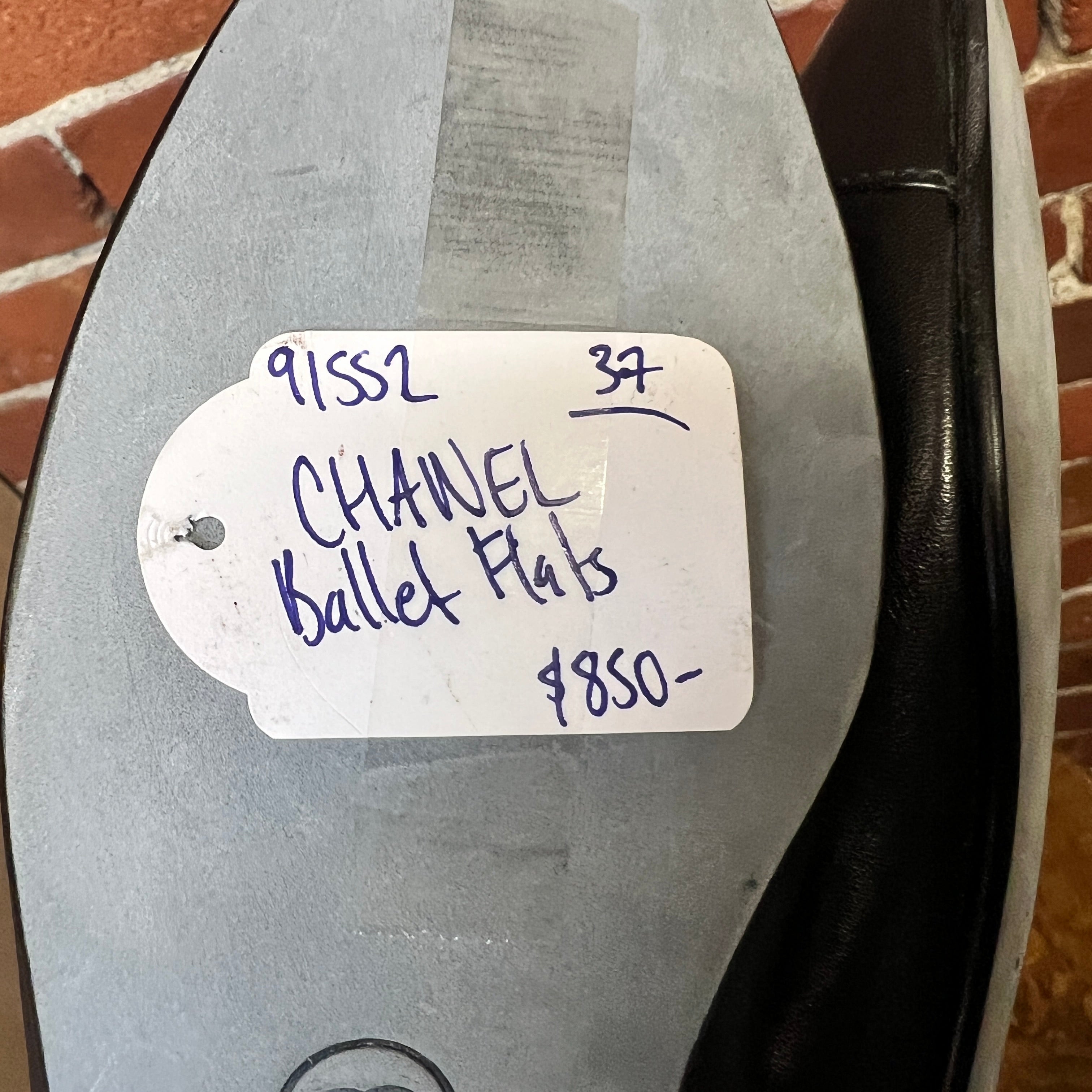 CHANEL leather ballet flats 37