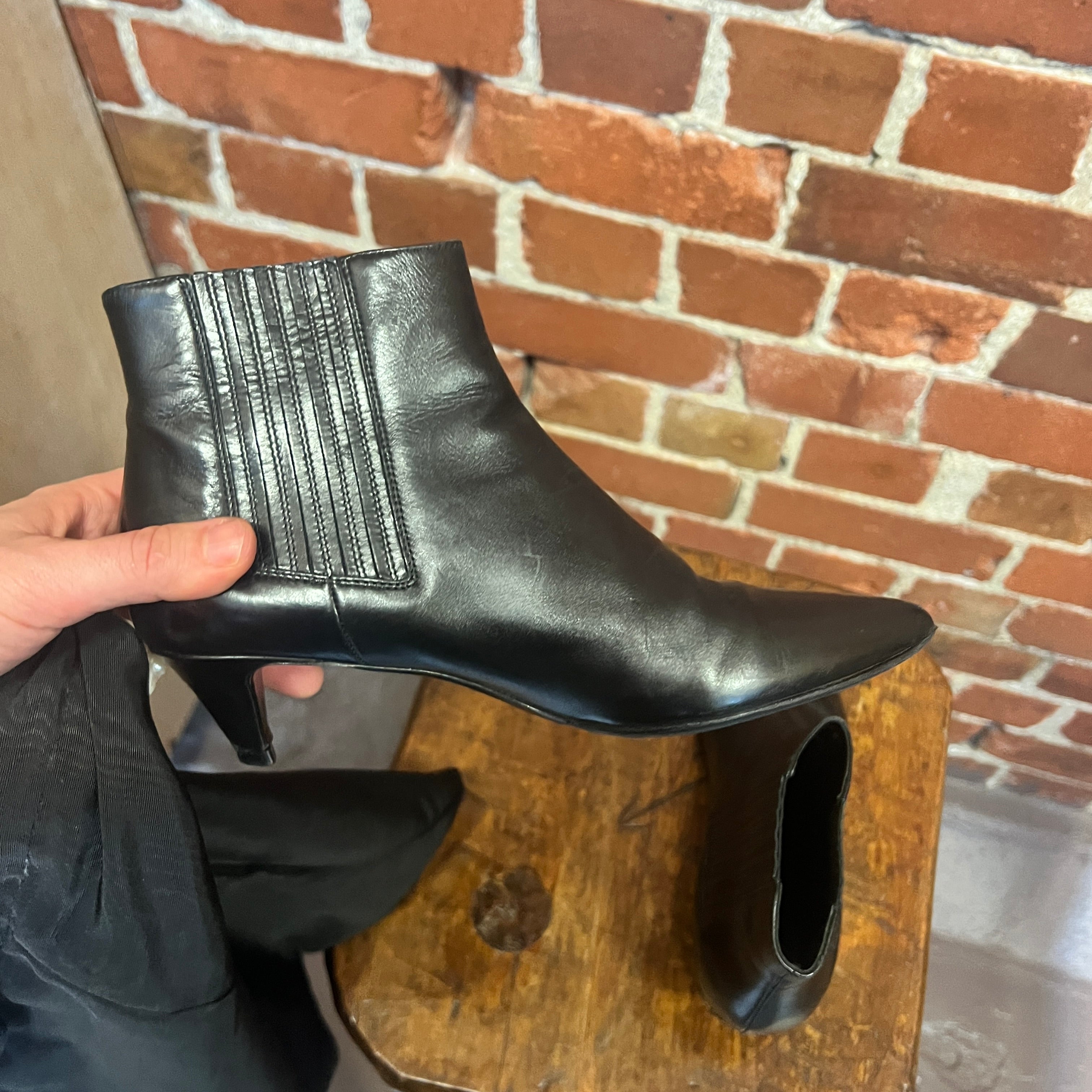 CELINE leather ankle boots 36