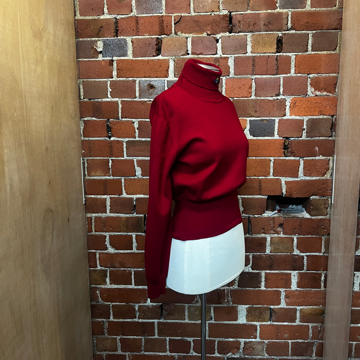 VIVENNE WESTWOOD 1990's wool skivvy – Wellington Hunters and Collectors