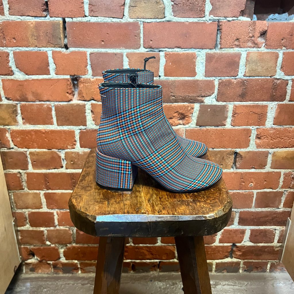 MARTIN MARGEILA MM6 checked fabric boots