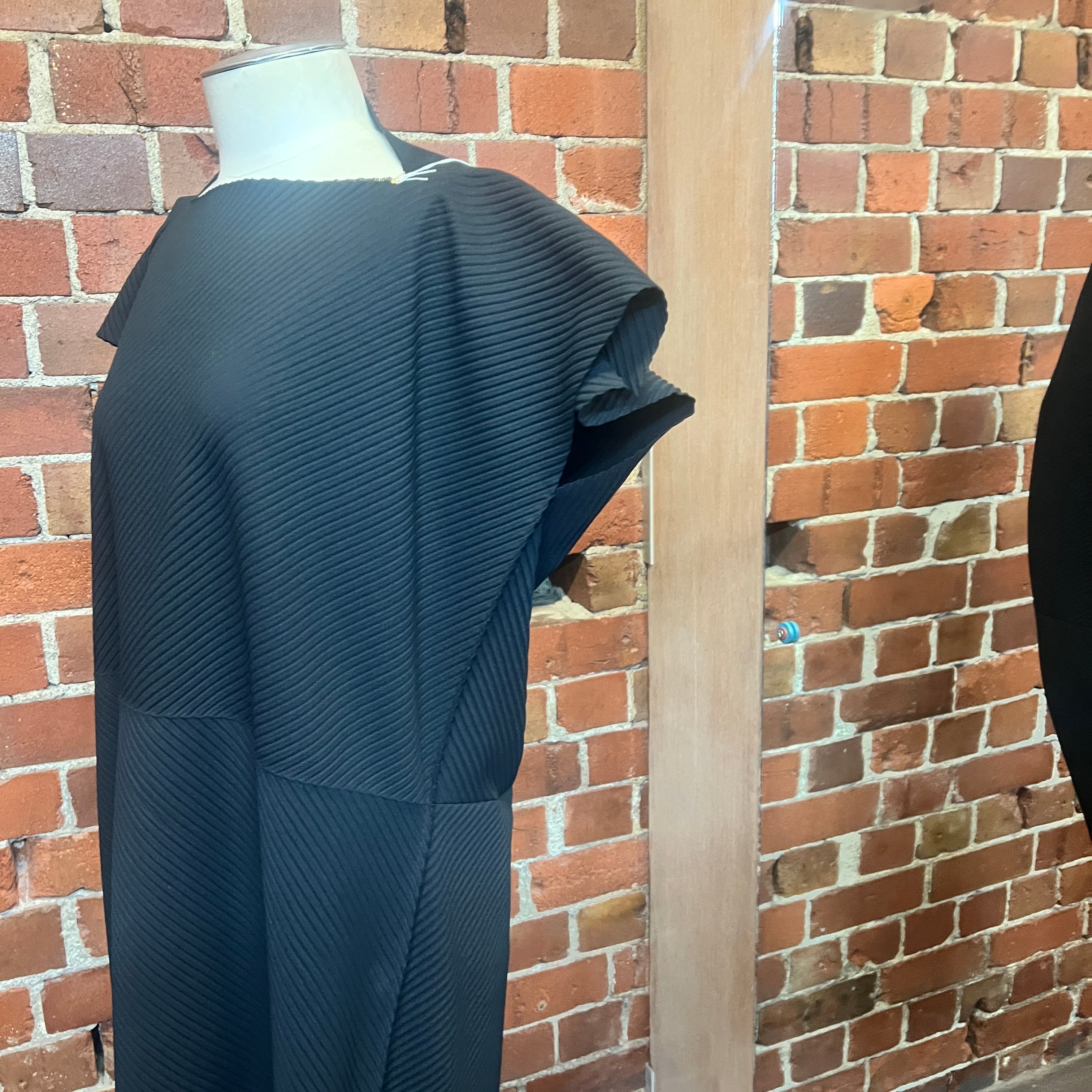 ISSEY MIYAKE pleated dress