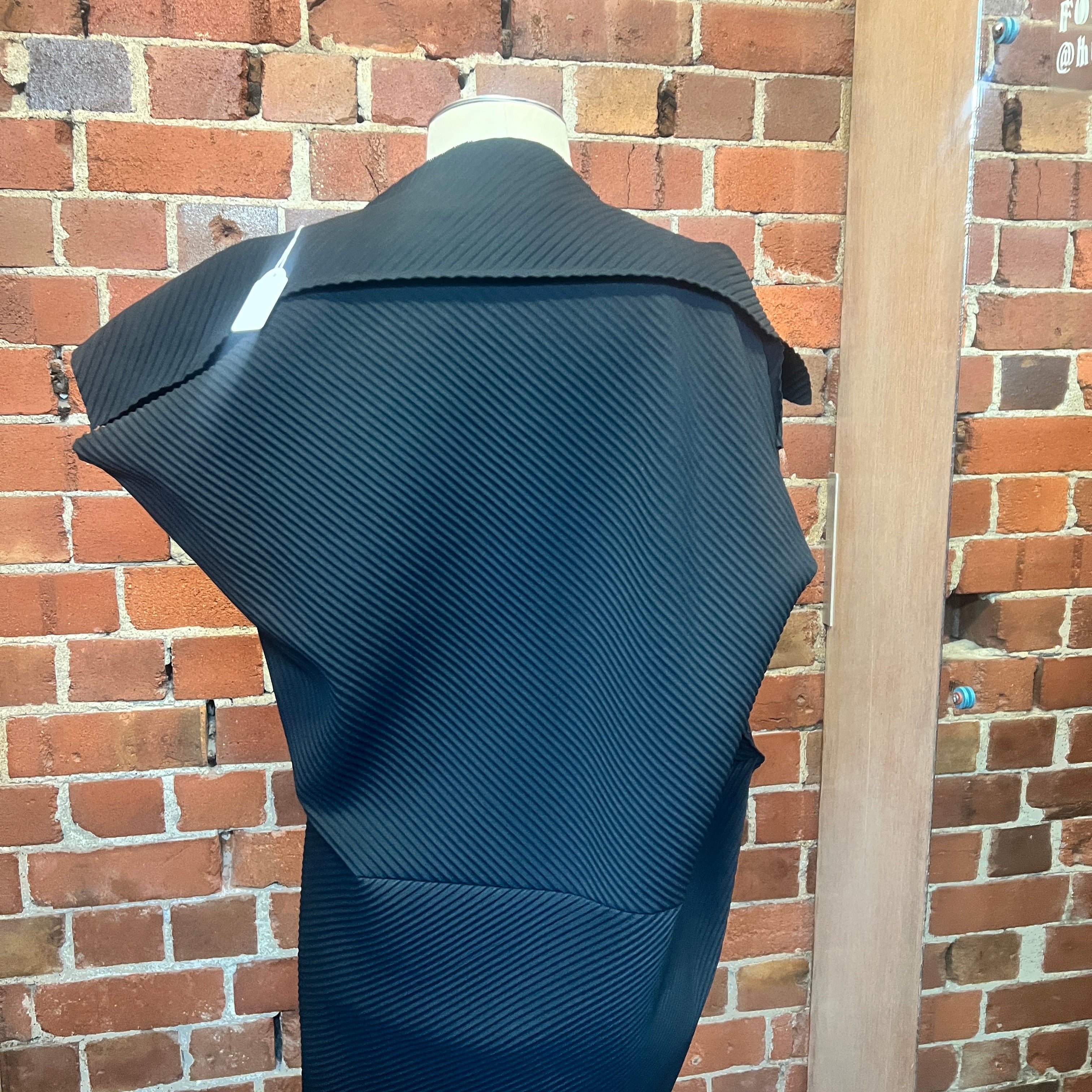 ISSEY MIYAKE pleated dress