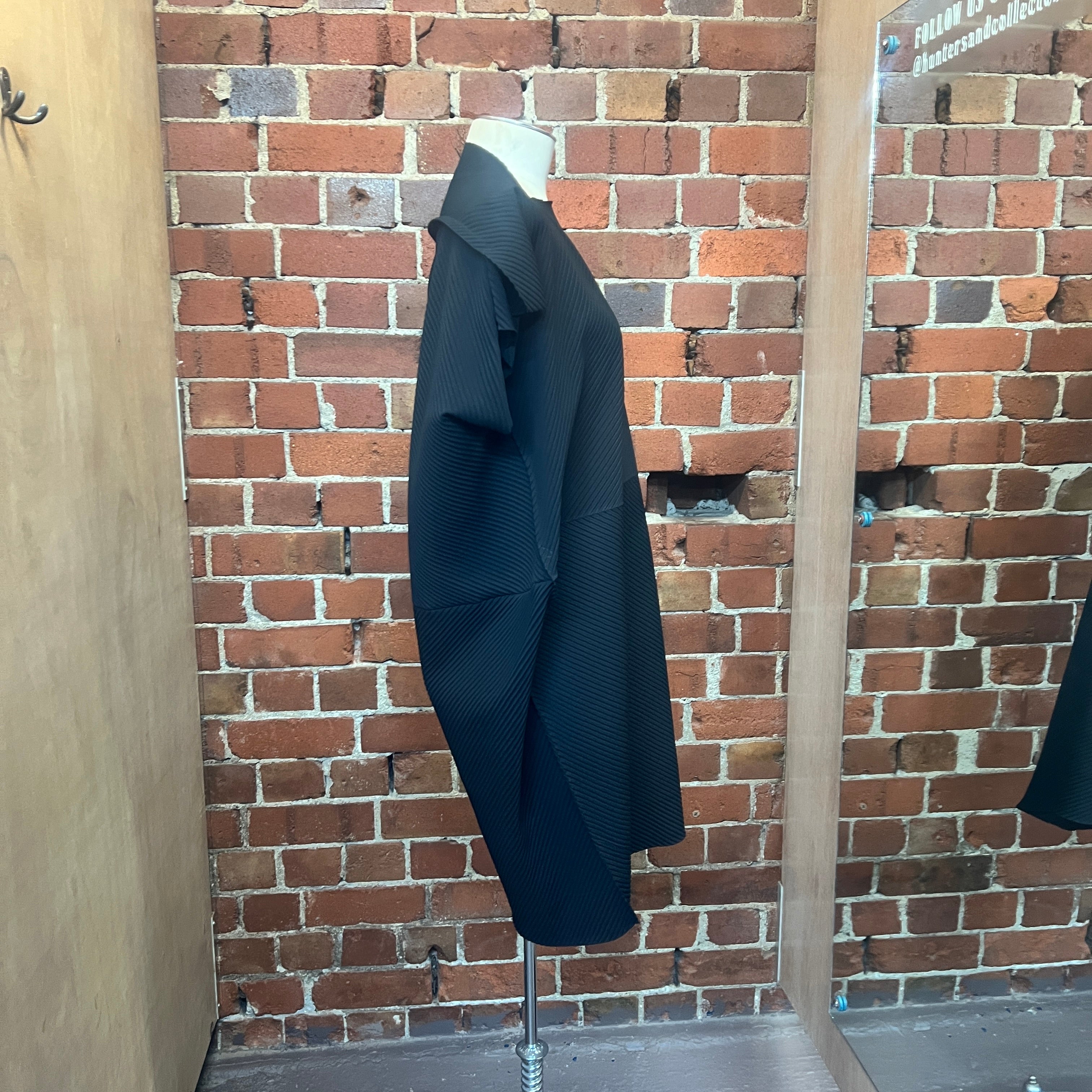 ISSEY MIYAKE pleated dress