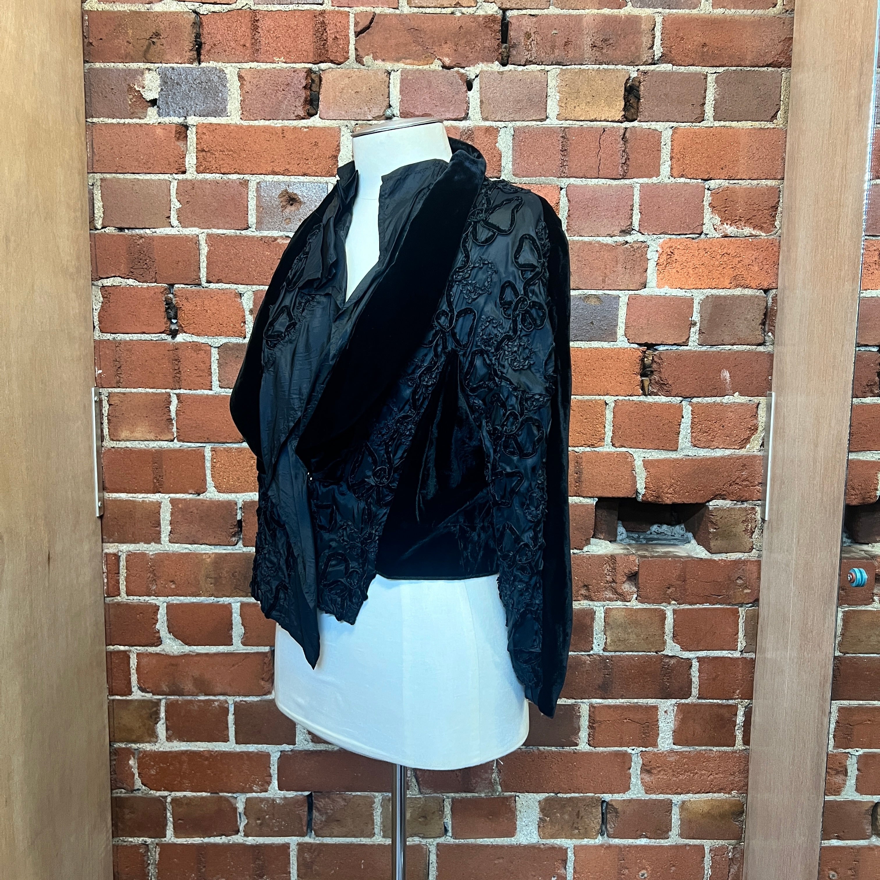 COMME DES GARCONS French lace ribbon jacket