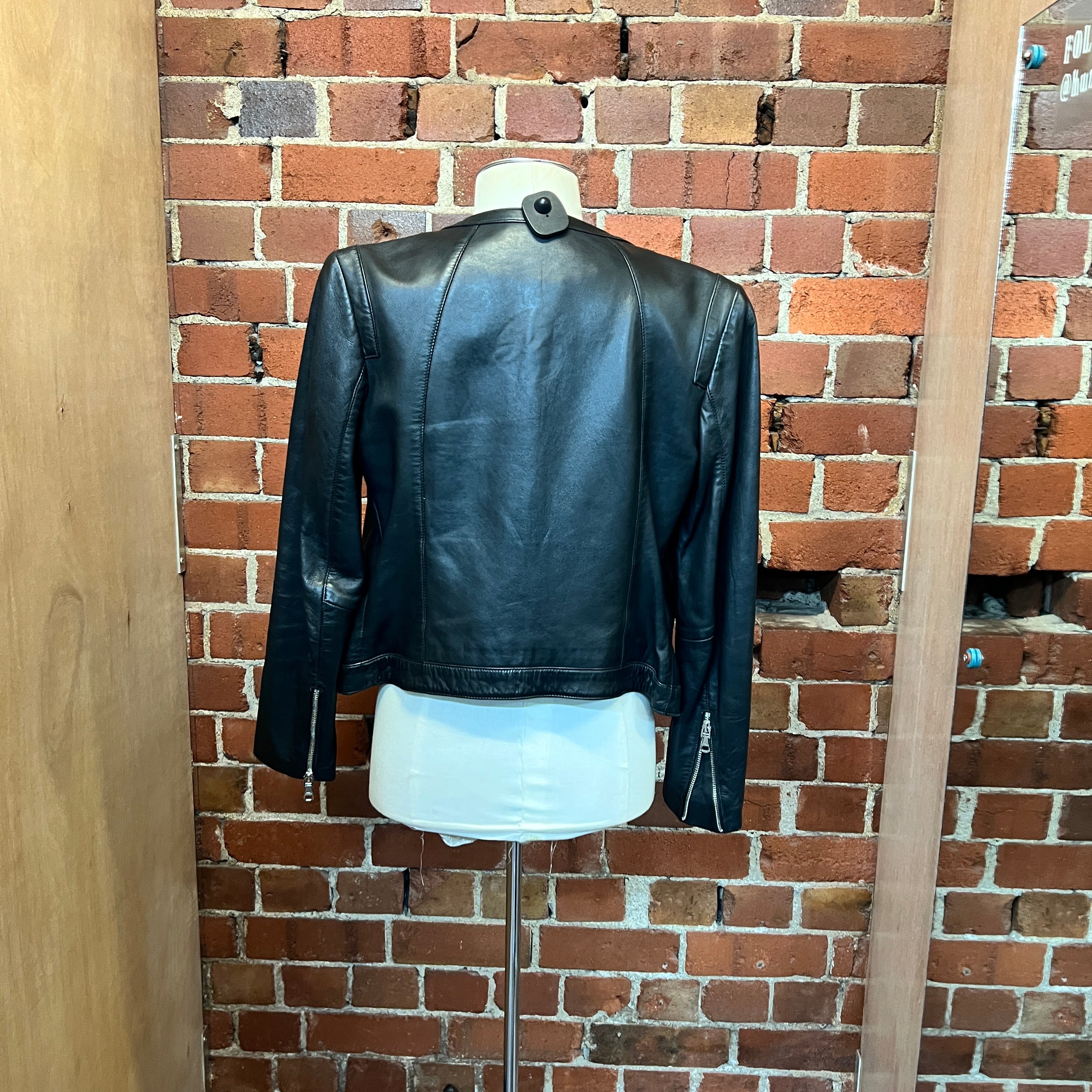 UTERQUE Leather jacket