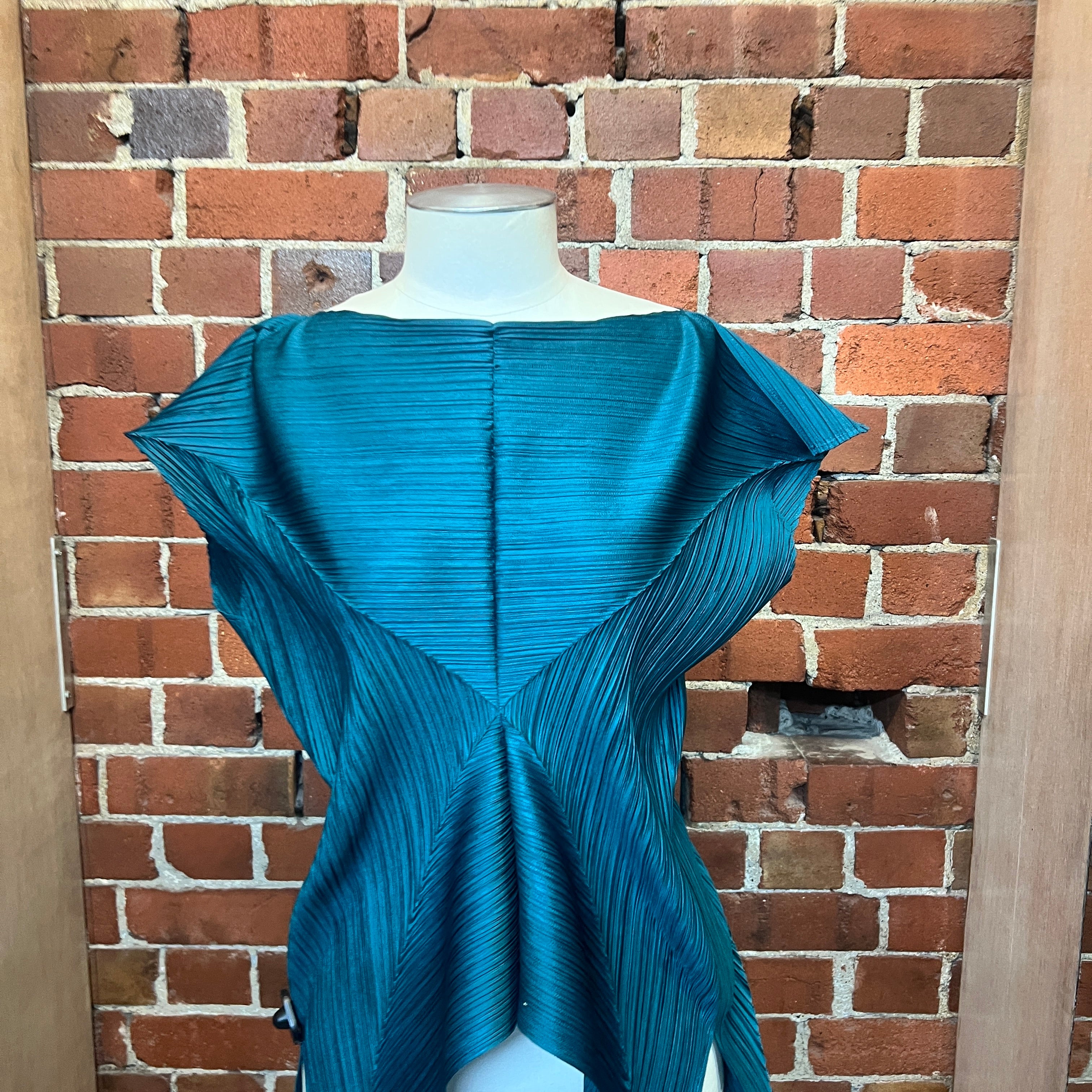 ISSEY MIYAKE PLEATS PLEASE top