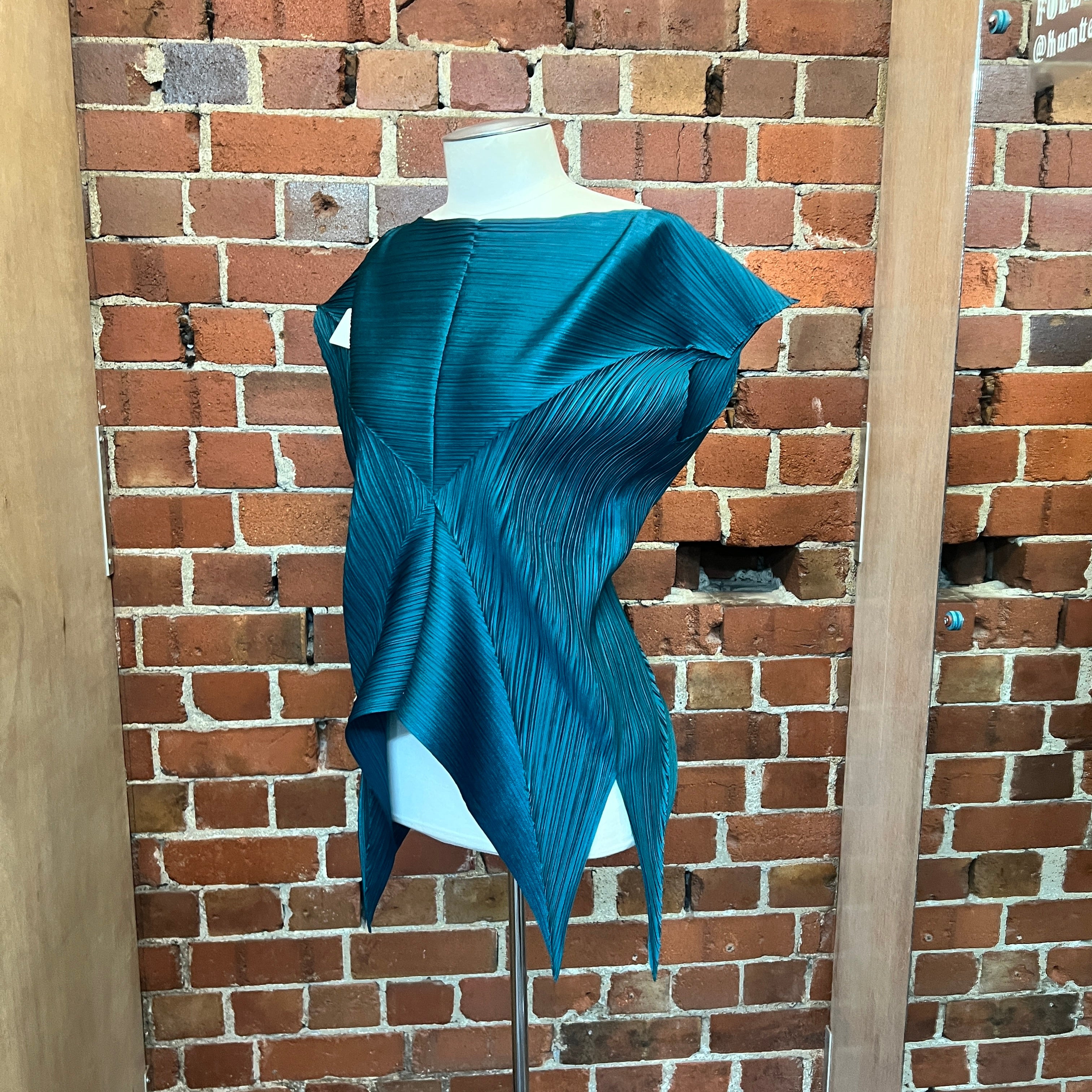 ISSEY MIYAKE PLEATS PLEASE top