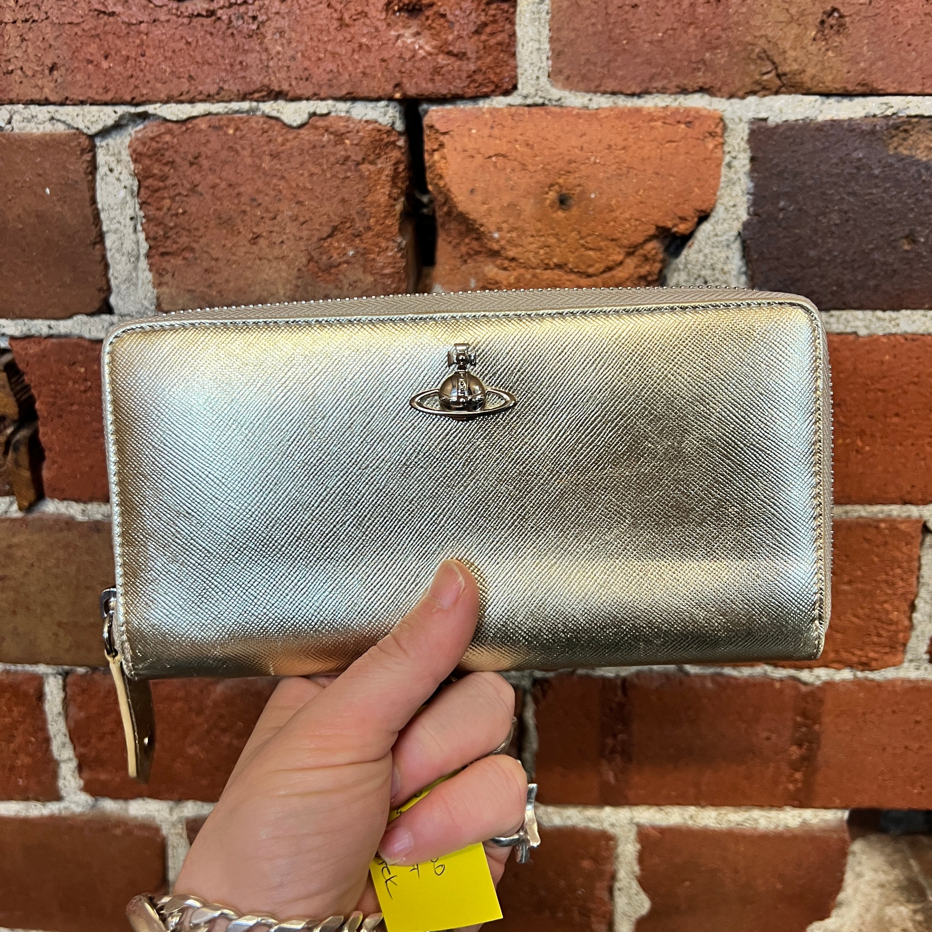 VIVIENNE WESTWOOD zippy wallet