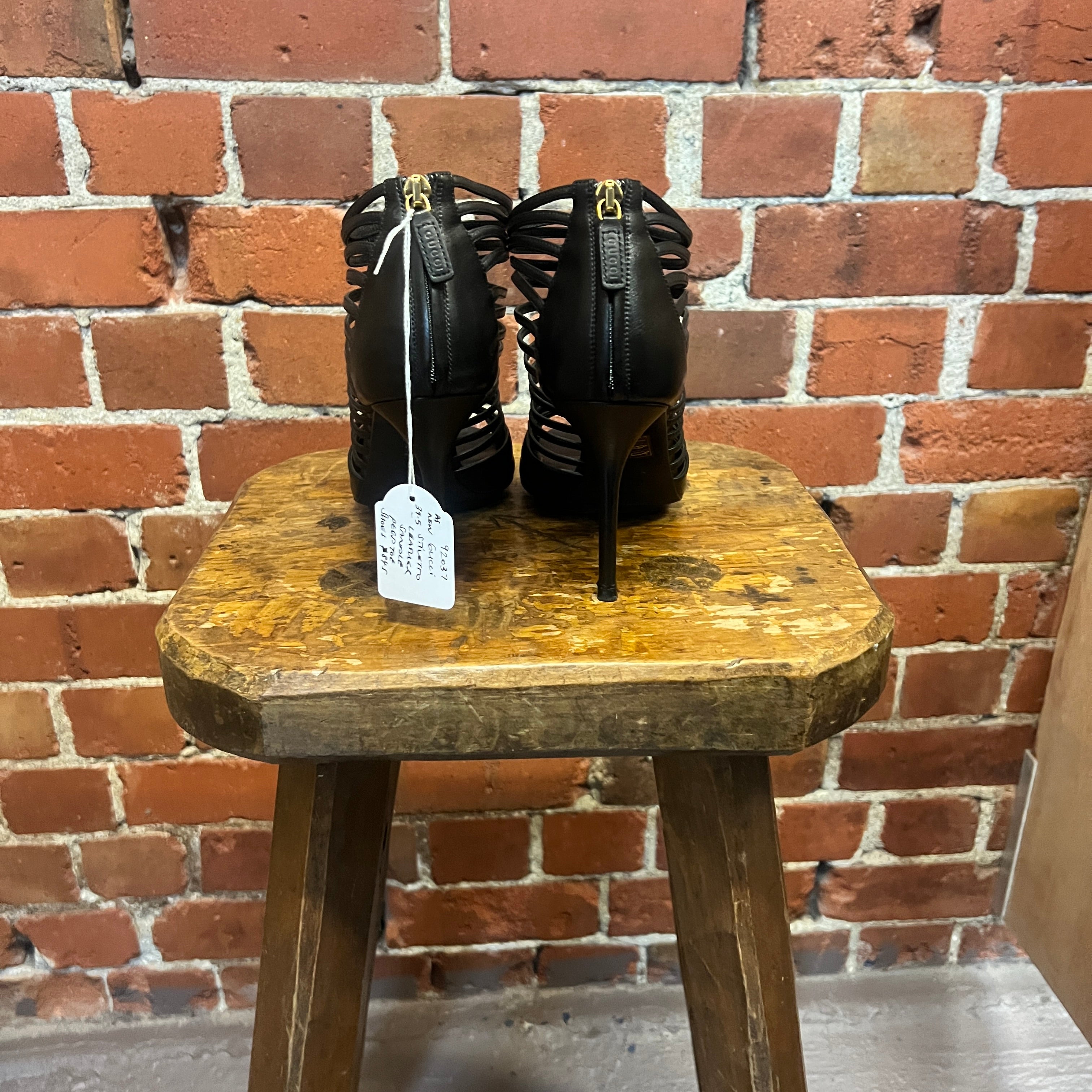 GUCCI leather strappy heels 39.5