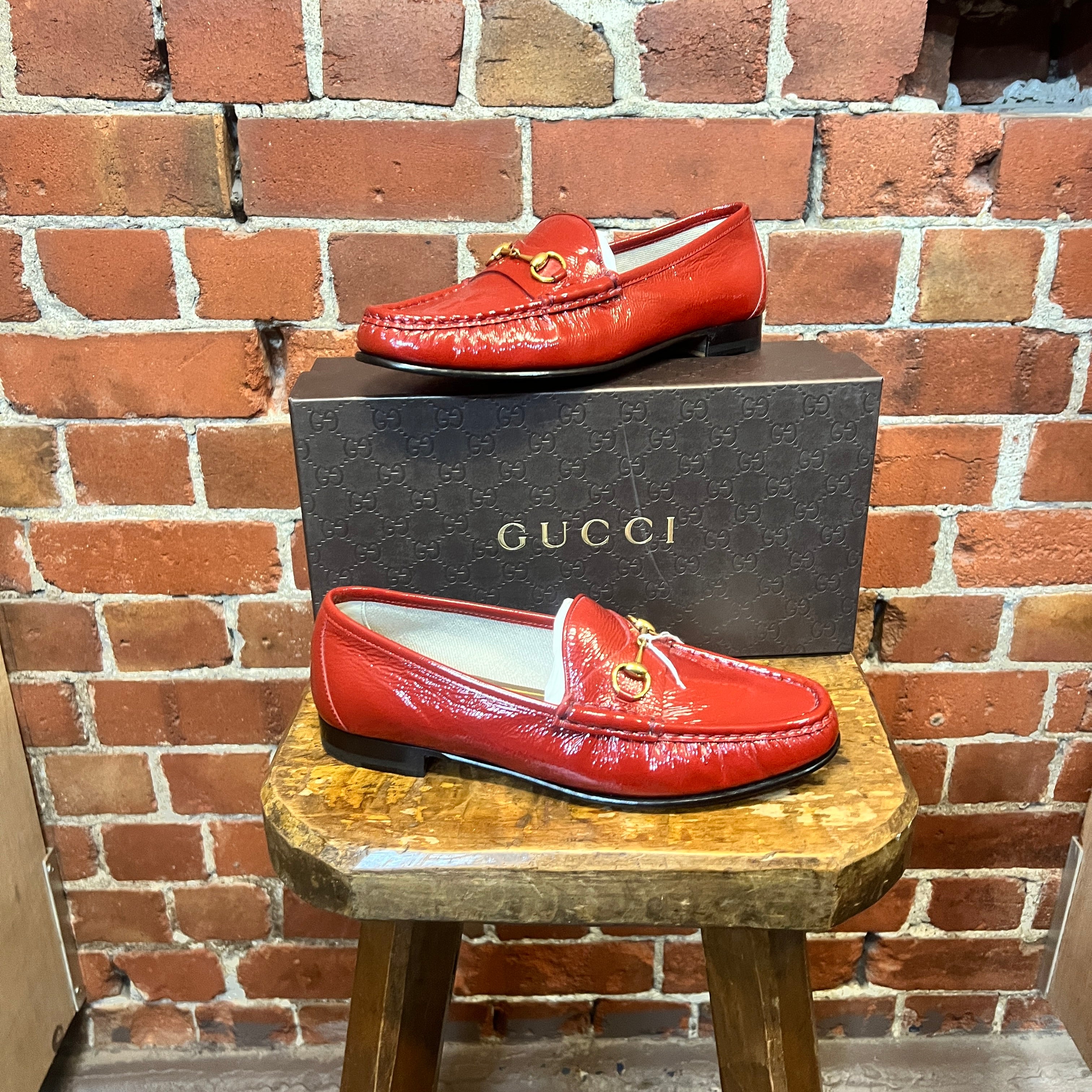 GUCCI patent leather loafers 39.5