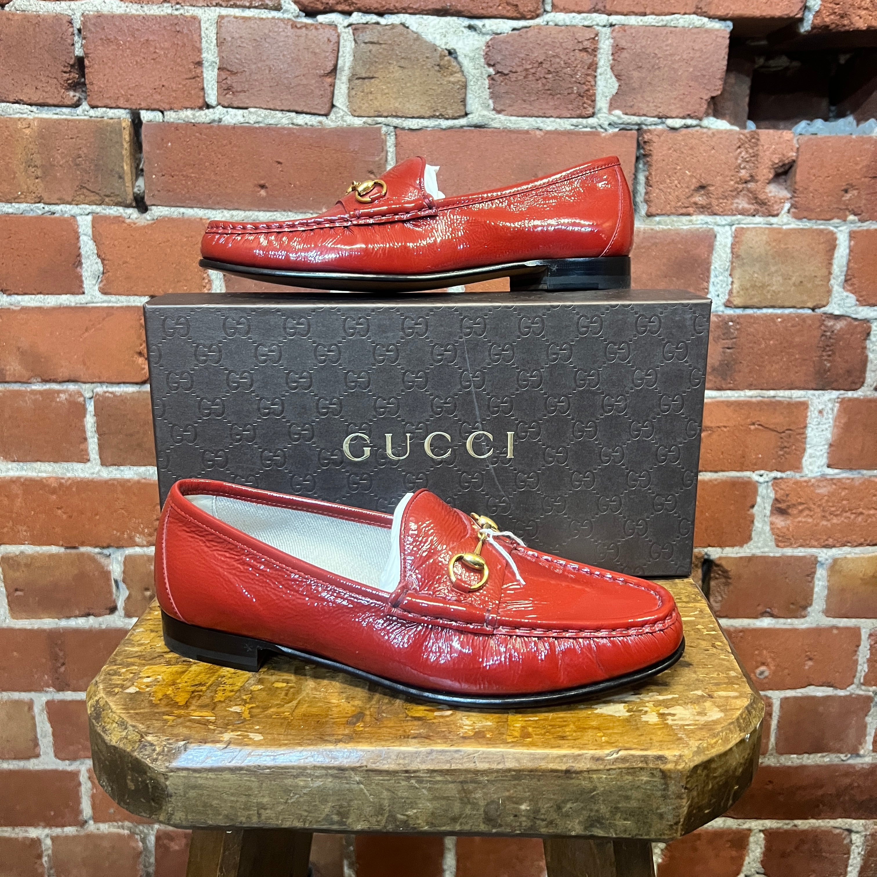 GUCCI patent leather loafers 39.5