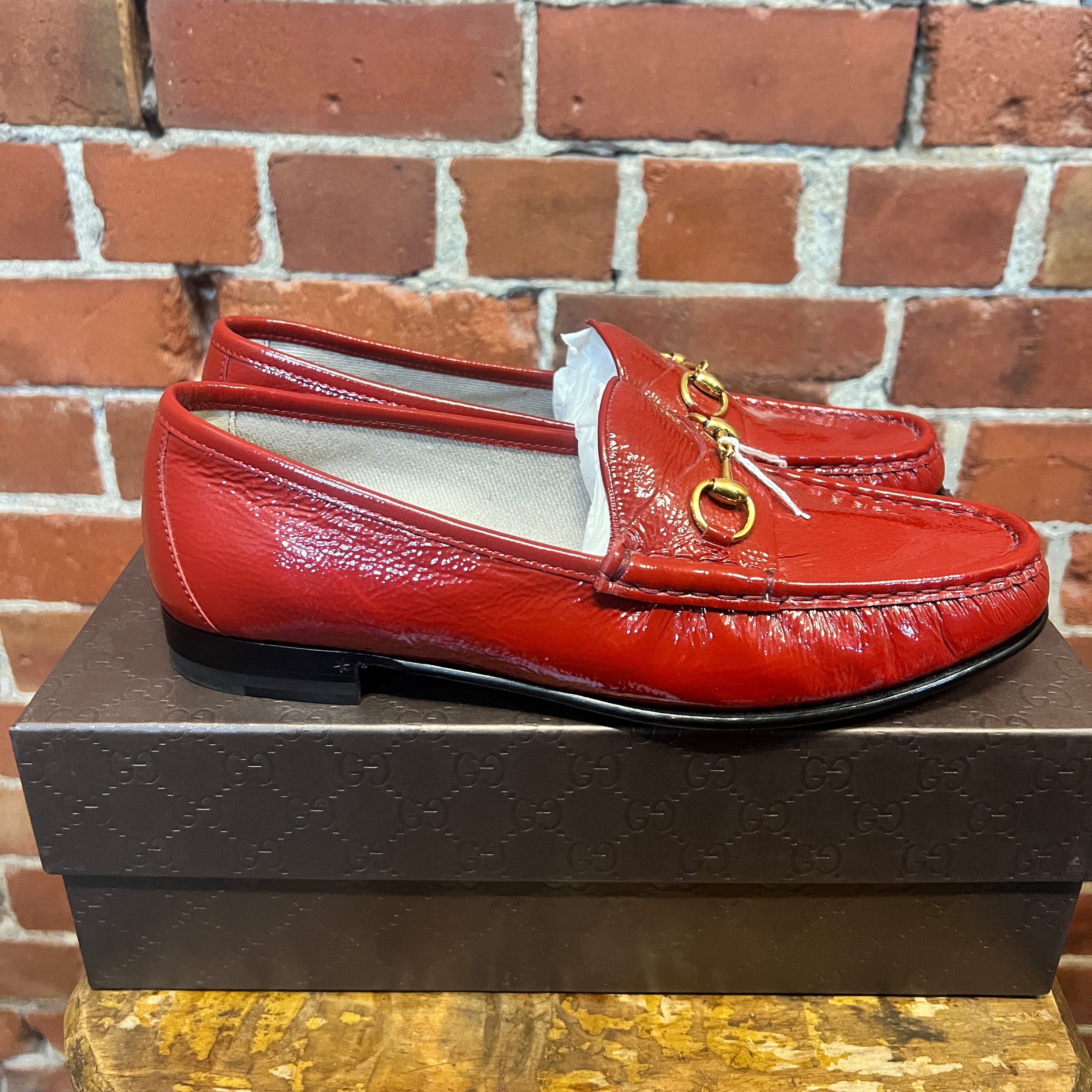 GUCCI patent leather loafers 39.5