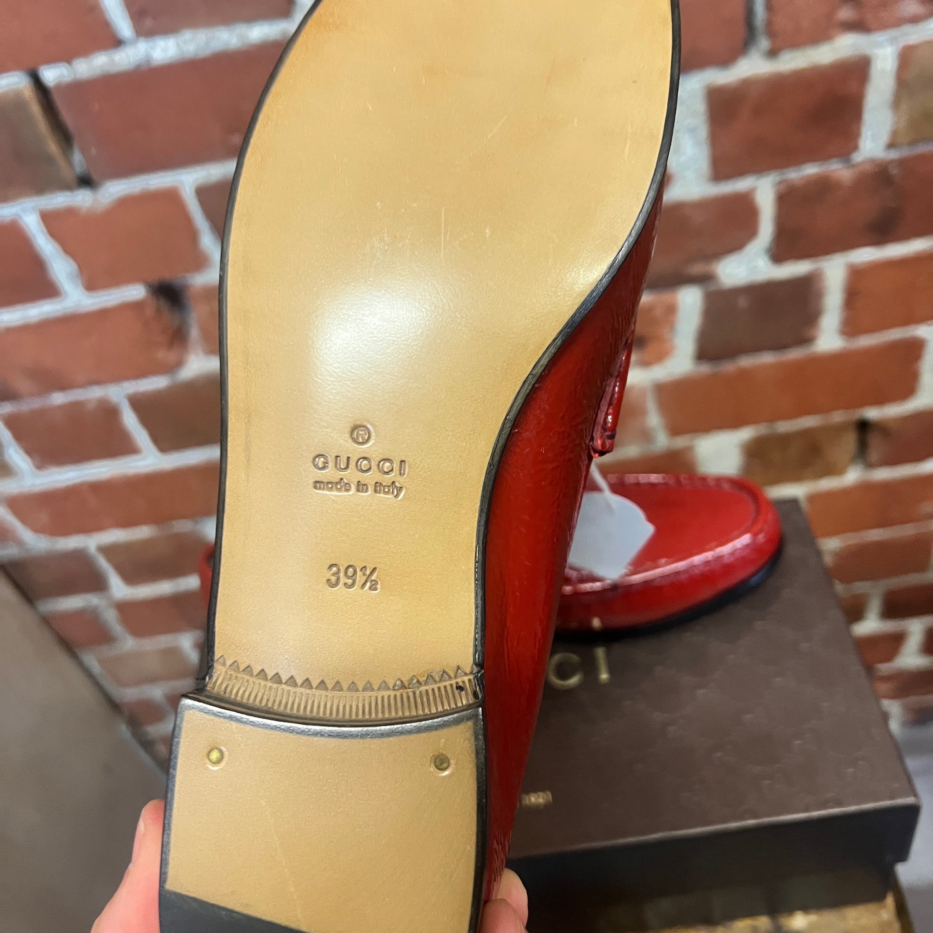 GUCCI patent leather loafers 39.5