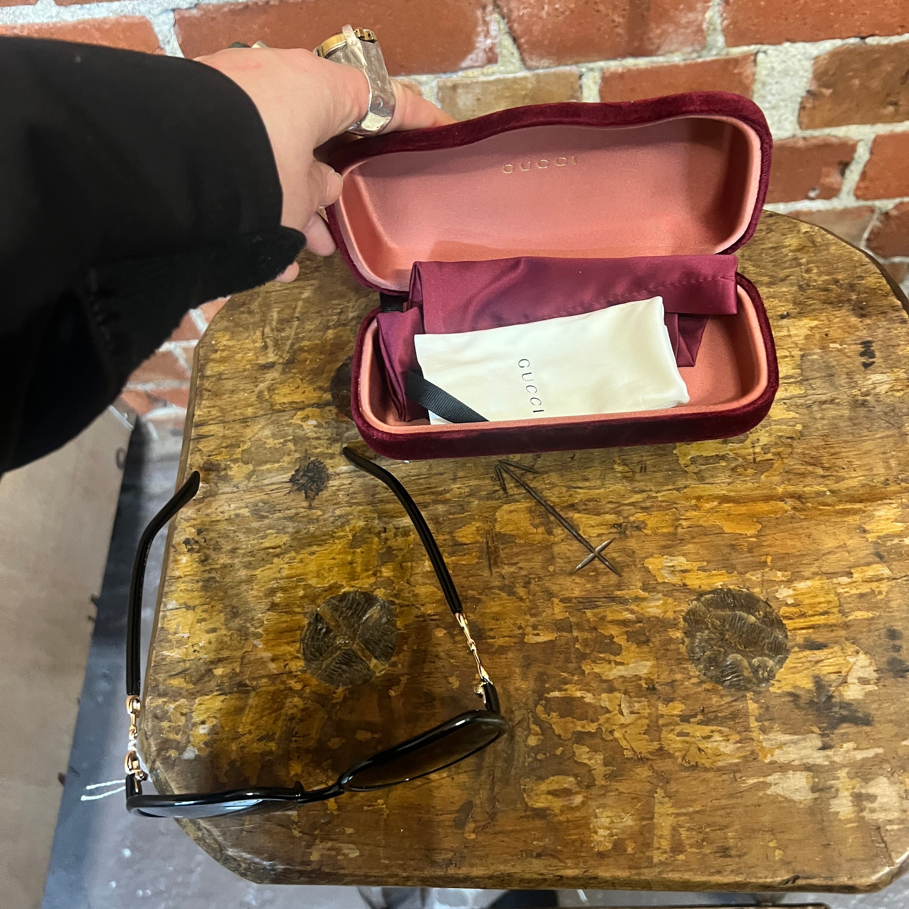 GUCCI horse-bit side sunglasses