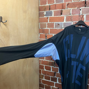新品　ヴィヴィアン   climate Revolution T Vivienne Westwood（ヴィヴィアンウエストウッド） 美品 Vivienne