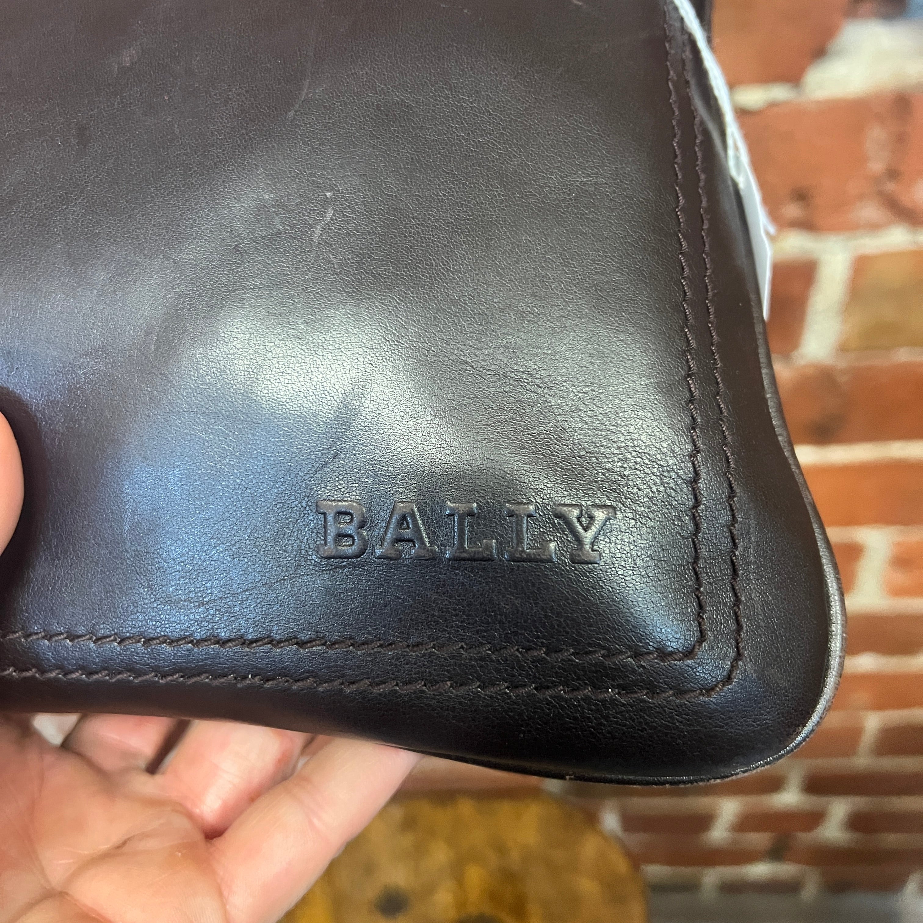 BALLY leather messenger bag