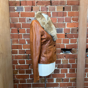 Y2K leather jacket and fur collar