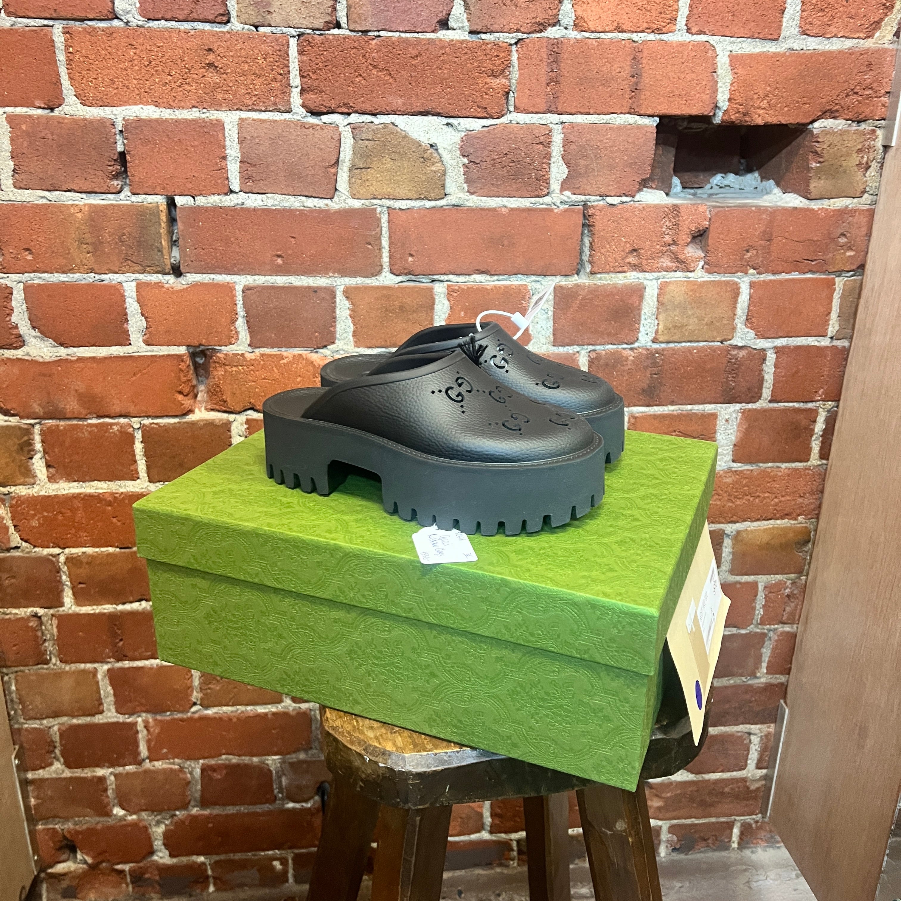 GUCCI rubber mules 36