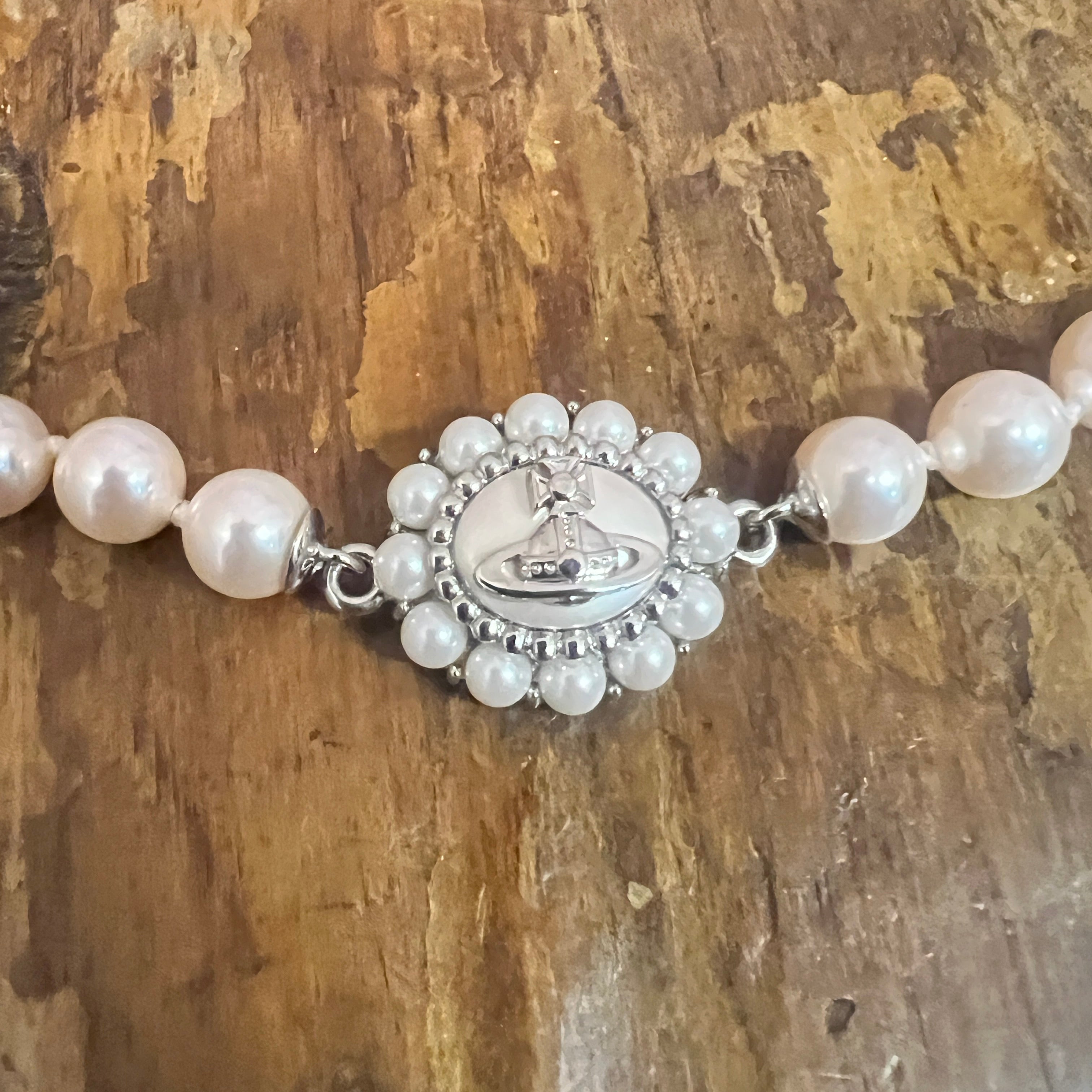 VIVIENNE WESTWOOD Pearl choker