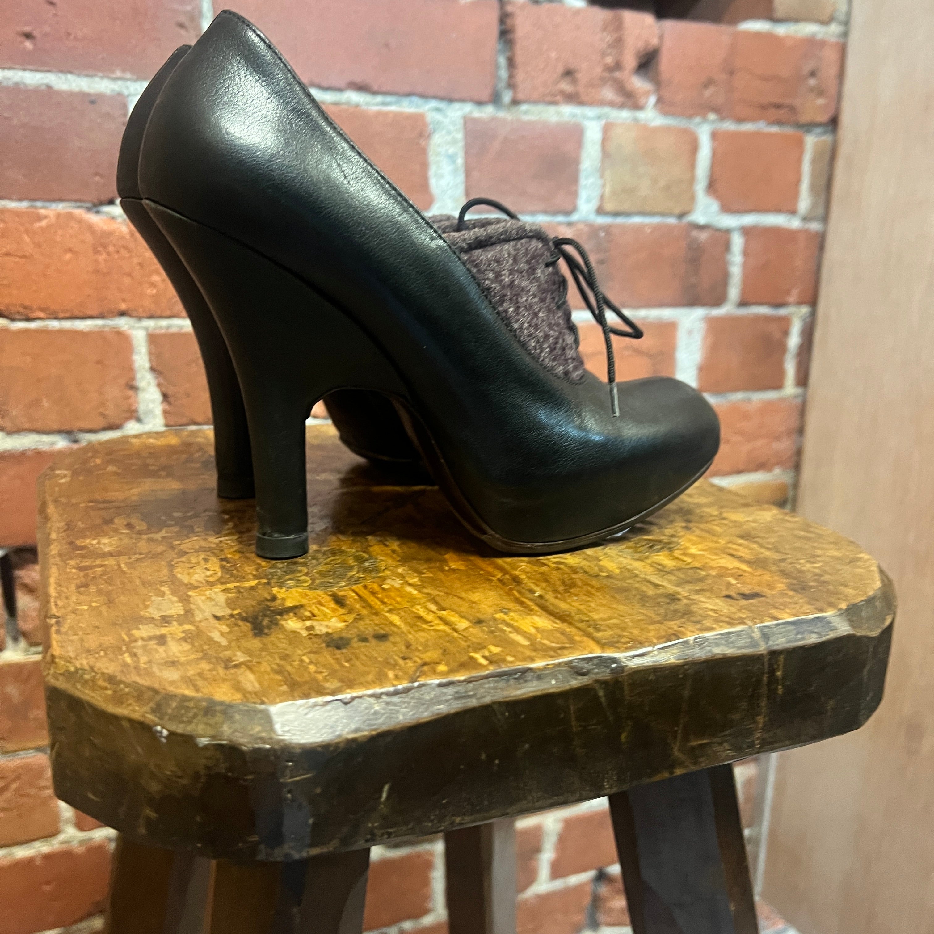 VIVIENNE WESTWOOD 1990's wool and leather heels 37